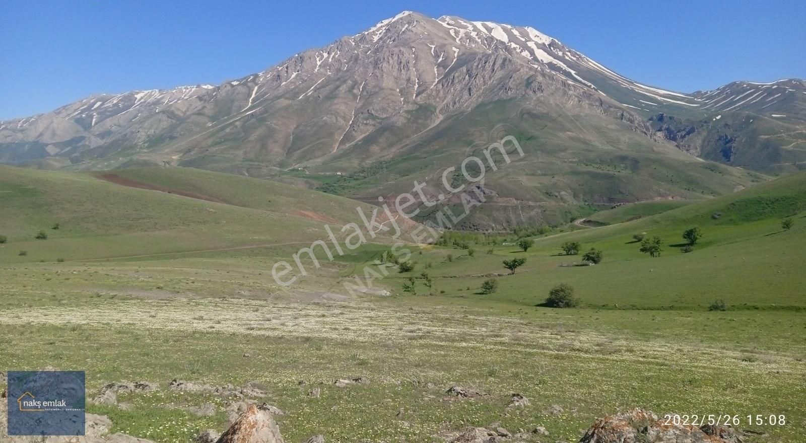 Gevaş Pınarbaşı Satılık Tarla Akdamarda Satılık Tarla 7600 M2