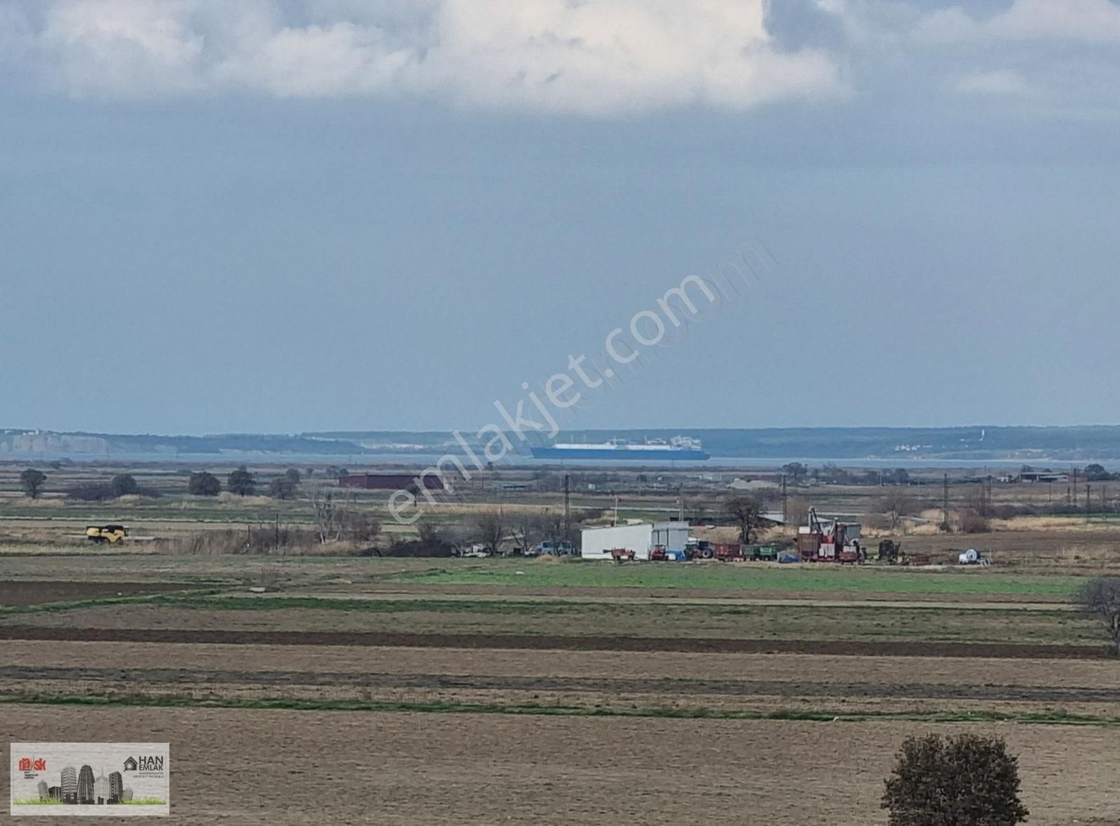 Çanakkale Merkez Tevfikiye Köyü Satılık Tarla ÇANAKKALE HAN EMLAK OTOMOTİVDEN TEVFİKİYE KÖYÜNDE 10576 m2 TARLA