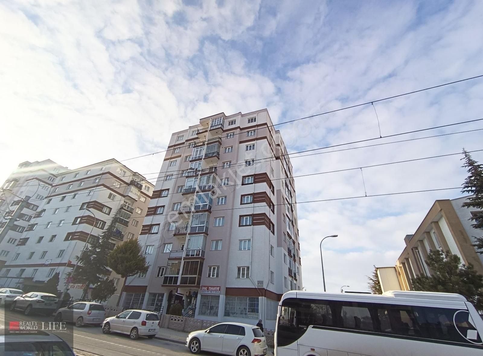 Odunpazarı Büyükdere Satılık Daire RW LIFE/ HALK CADDESİ'NDE SATILIK 3+1 BAKIMLI SİTE İÇİNDE DAİRE