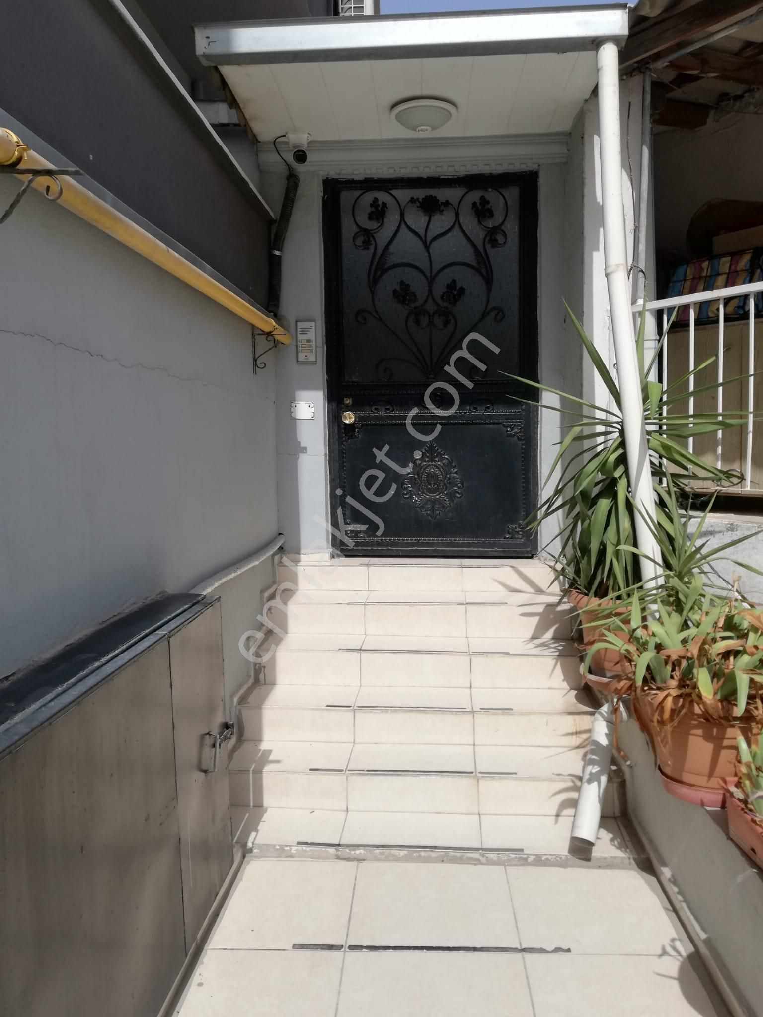 Aliağa Onyıl Gayrimenkul Kurtuluş Mah.hasan Tahsin .cad.kiralık Depo