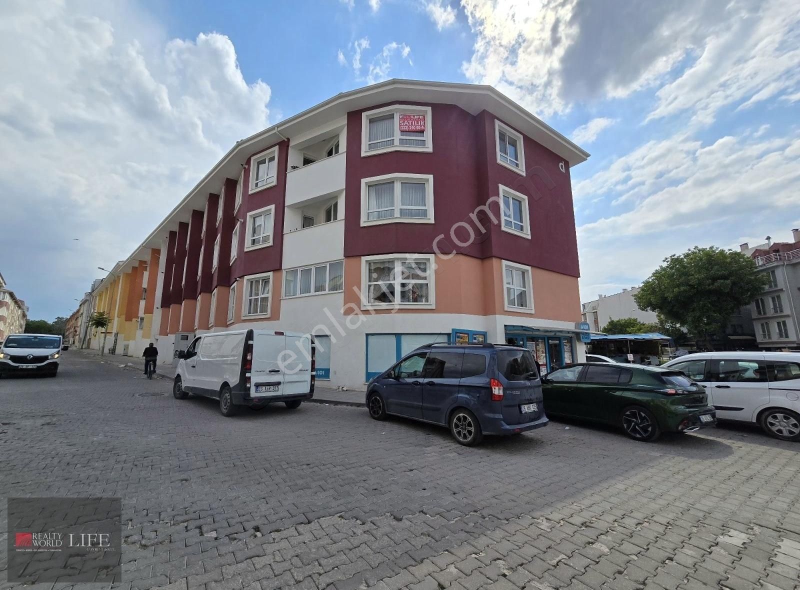 Odunpazarı Büyükdere Satılık Daire RW LIFE/ BÜYÜKDERE MAH MEHMETOSMAN CADDESİNDE SATILIK 3+1 DAİRE