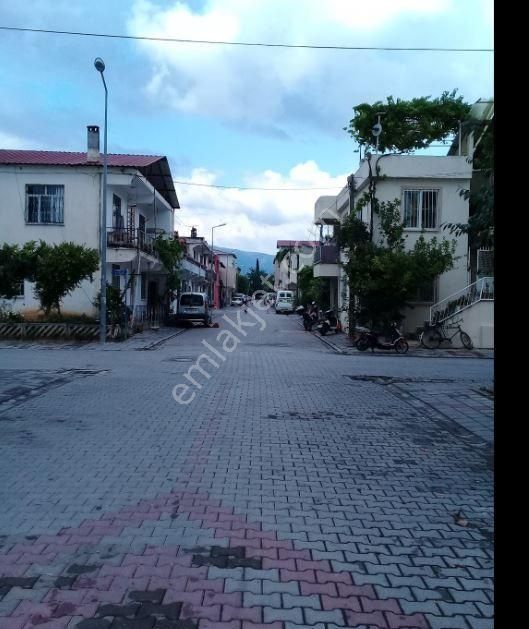 Fethiye Menteşeoğlu Satılık Konut İmarlı Muğla Fethiye Menteşeoğlu Mah.'de İçinde İki Kat Evi Olan Arsa