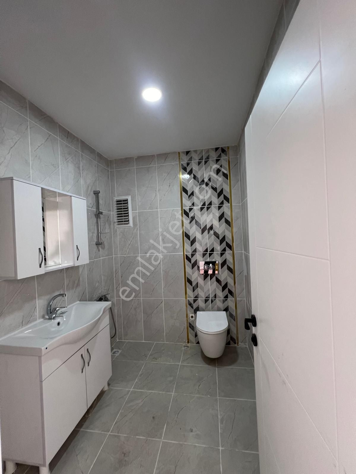 Esenyurt Güzelyurt Satılık Residence  EVGİ YAPI İNŞAATTAN METROBÜS VE MARMARA PARKA YAKIN SİTE İÇİNDE SATILIK DAİRE