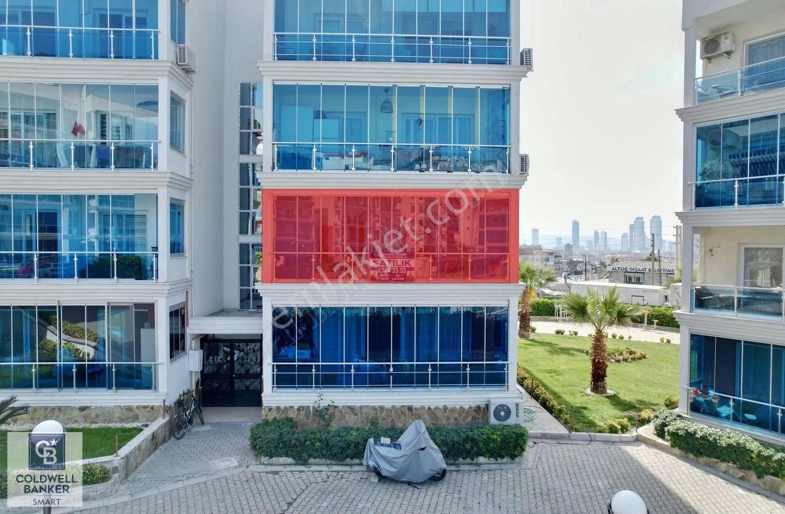 Bayraklı Osmangazi Satılık Daire Bayraklı Şehir Hastanesin Yakını Osmangazi'de Havuzlu Sit. 2+1