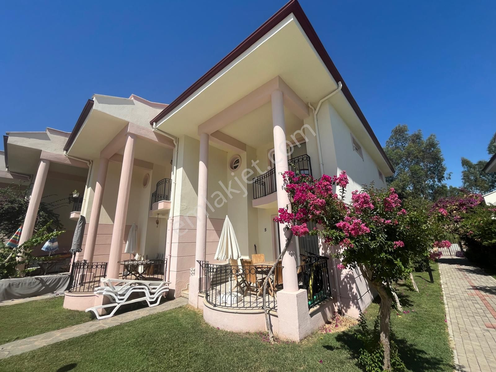 Fethiye Foça Satılık Villa GoldHouse dan Satılık Foça da Havuzlu 3+1 Villa