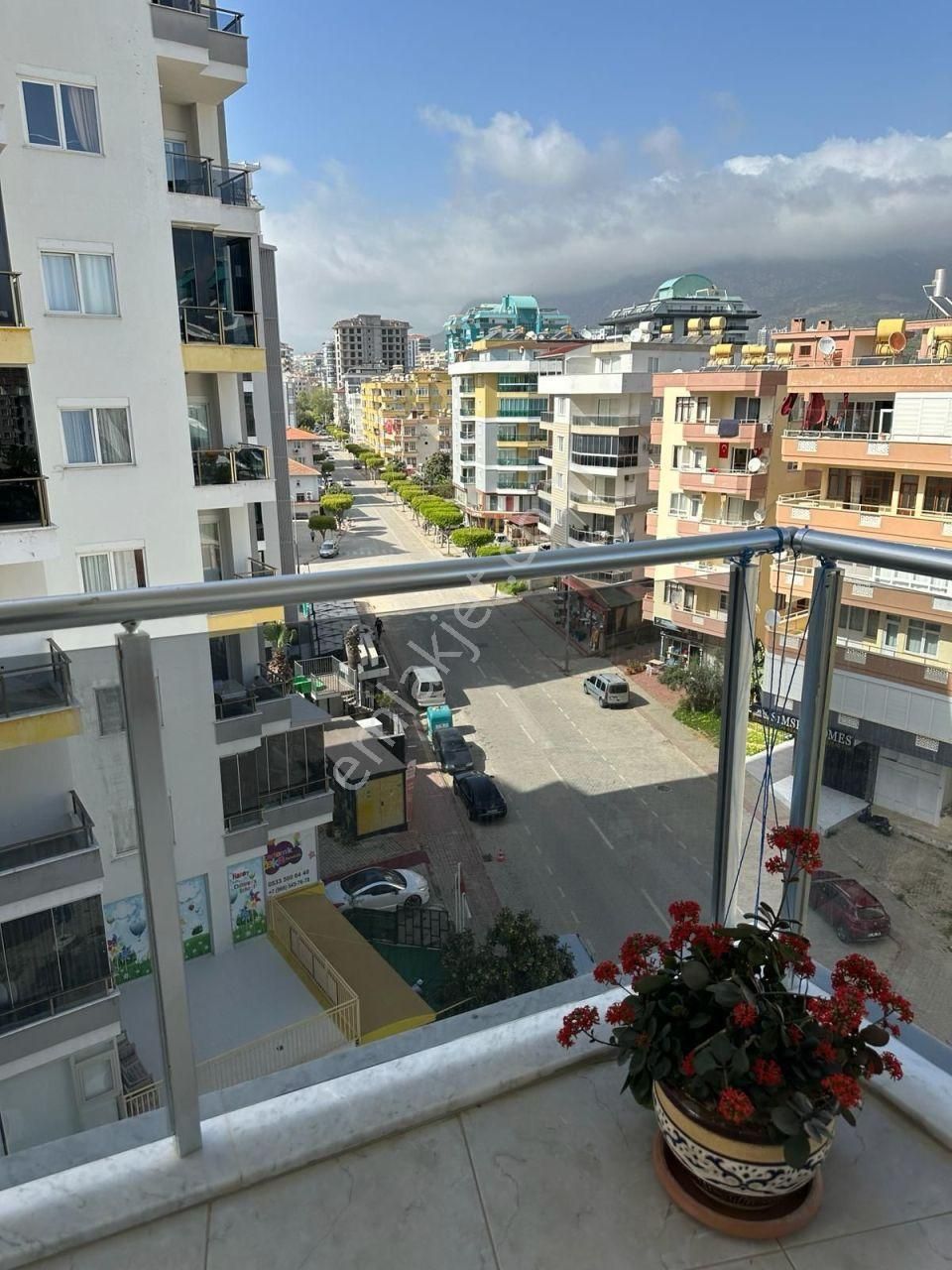 Alanya Mahmutlar Kiralık Daire  Mаhmutlar'da Denize 150 m Mesafede Geniş 5+1 Dubleks