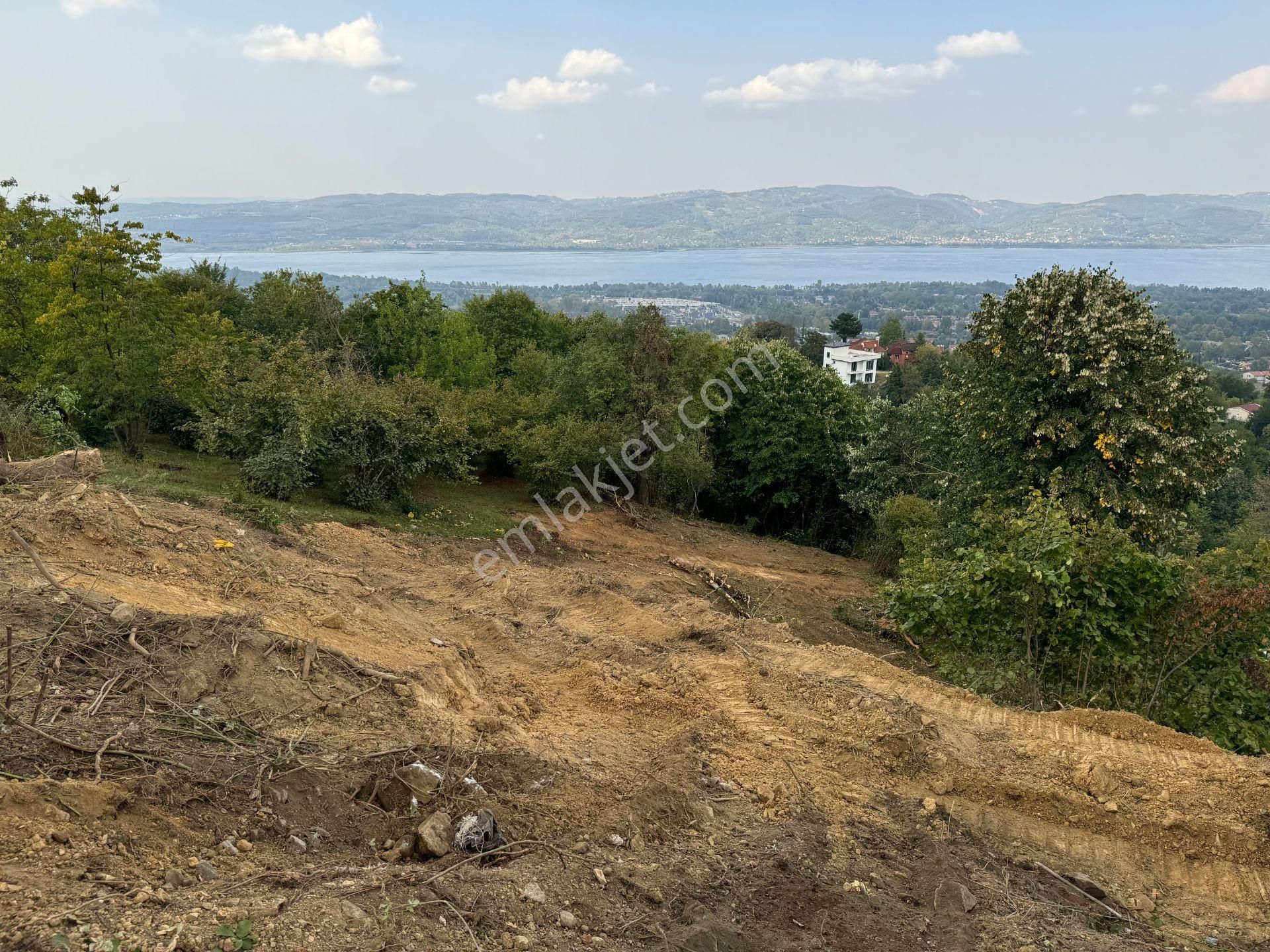 Sapanca Kurtköy Dibektaş Satılık Villa İmarlı  SAPANCA'DA SATILIK GÖL MANZARALI İMARLI 1.530 M2 ARSA