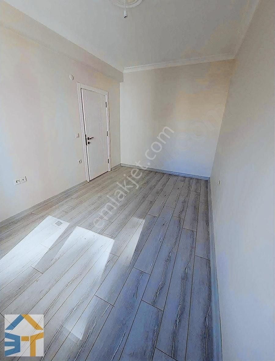 Ümraniye Tatlısu Satılık Daire Ataşehir'e 5 dk sıfır bina yüksek kat balkonlu 2+1 90m2 satılık