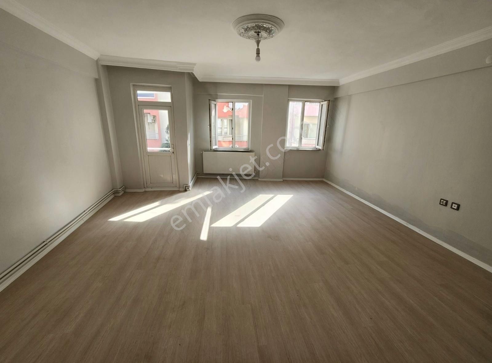 Lüleburgaz Yılmaz Kiralık Daire 3+1 2.Kat 140m2 Çift WC'li Çift Balkonlu Kiralık Dairemiz