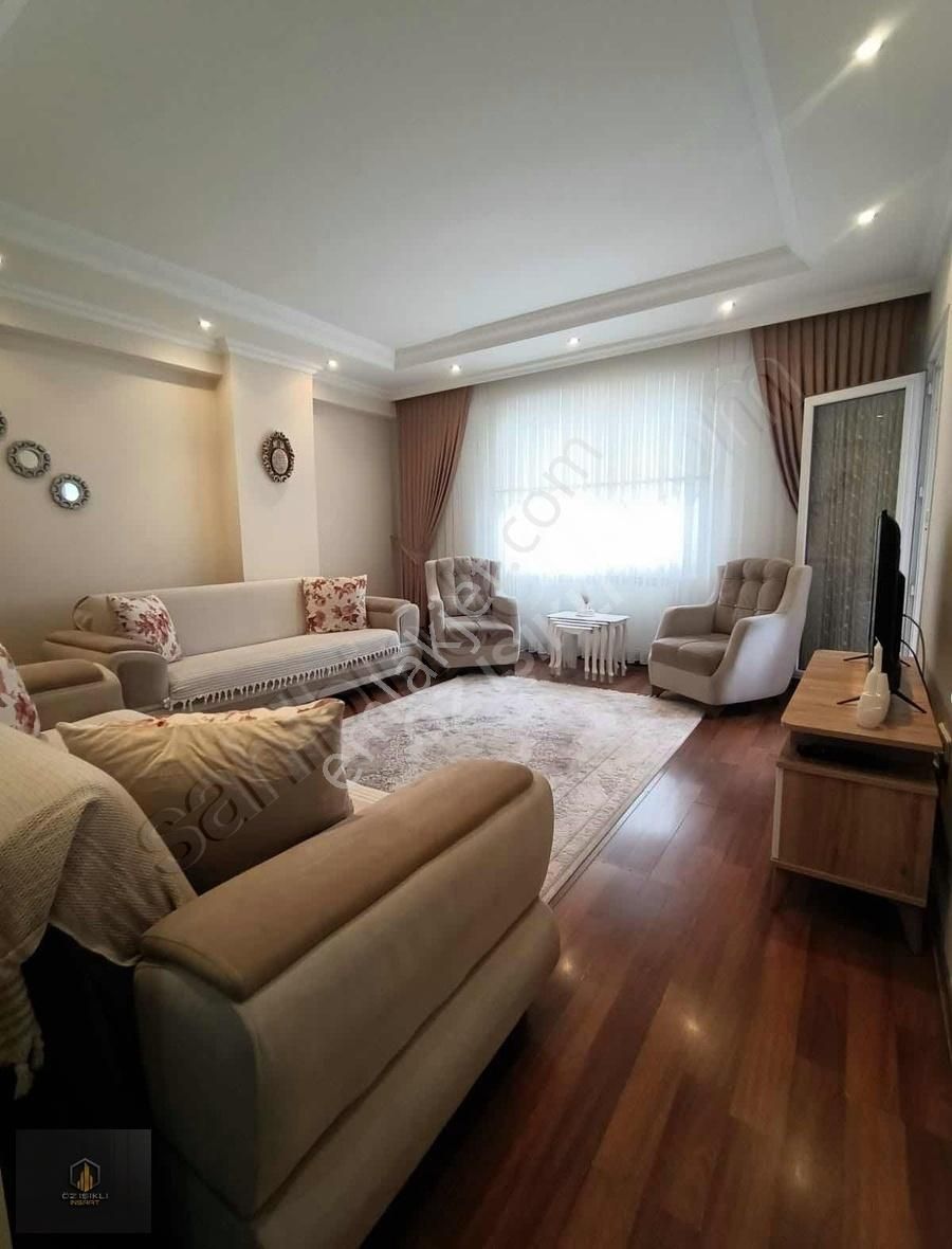 Esenyurt Yeşilkent Satılık Daire YEŞİLKENT MAH. METROBÜSE YAKIN SATILIK 2+1 ARAKAT DAİRE