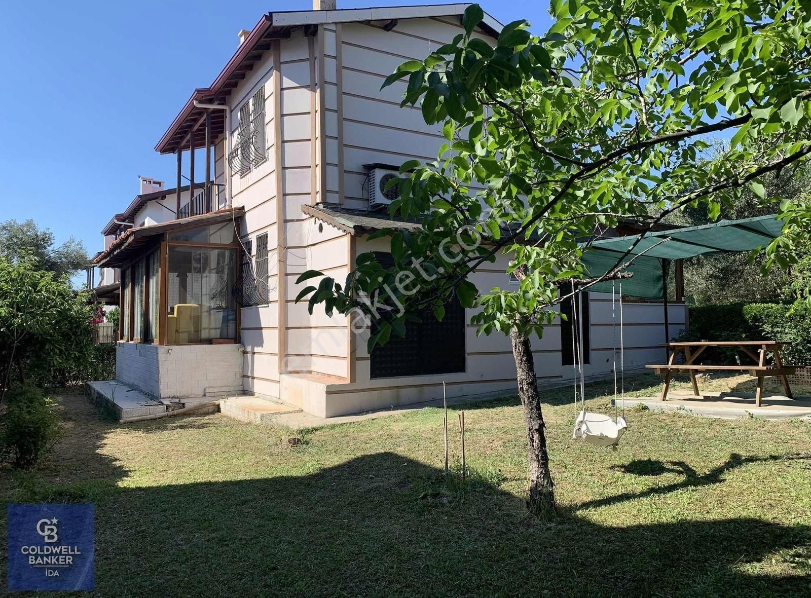 Ayvalık Sahil Kent Satılık Villa Ayvalık Sahilkent'te Denize 400 mt Satılık Müstakil Villa