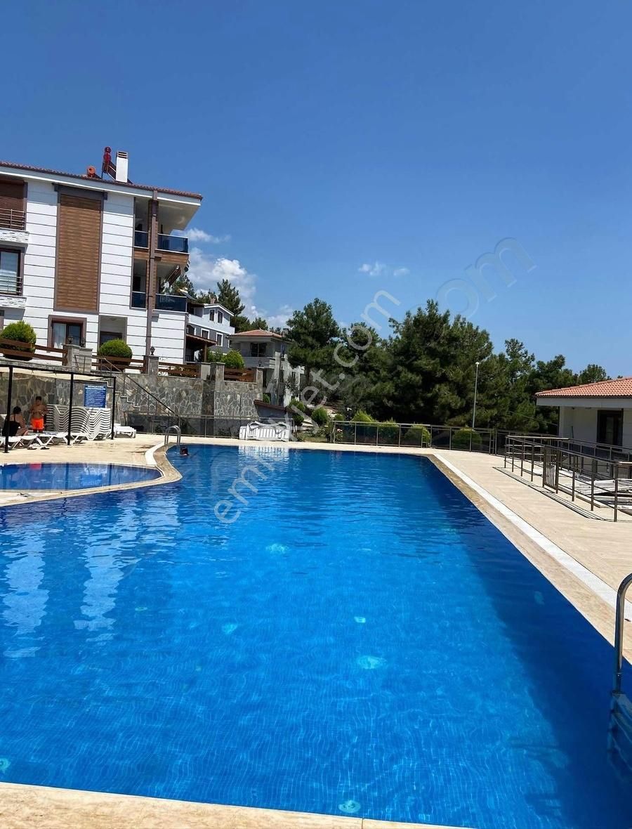 Küçükkuyu'da Efsane Bahçe Katı Yüzme Havuzlu Deniz Manzaralı - Görsel 11