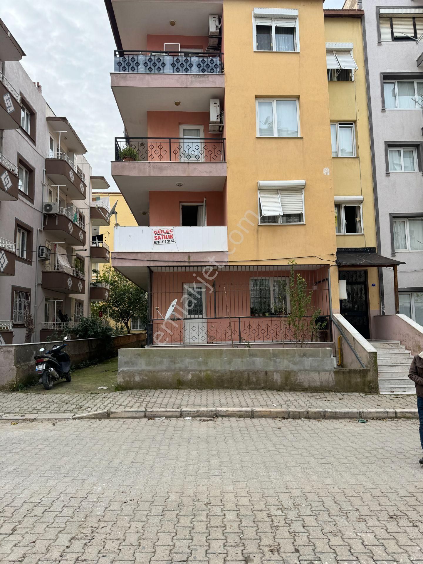 Tire 4 Eylül Satılık Daire  GÜLEÇ GAYRİMENKULDEN SATILIK DOĞALGAZLI DAİRE