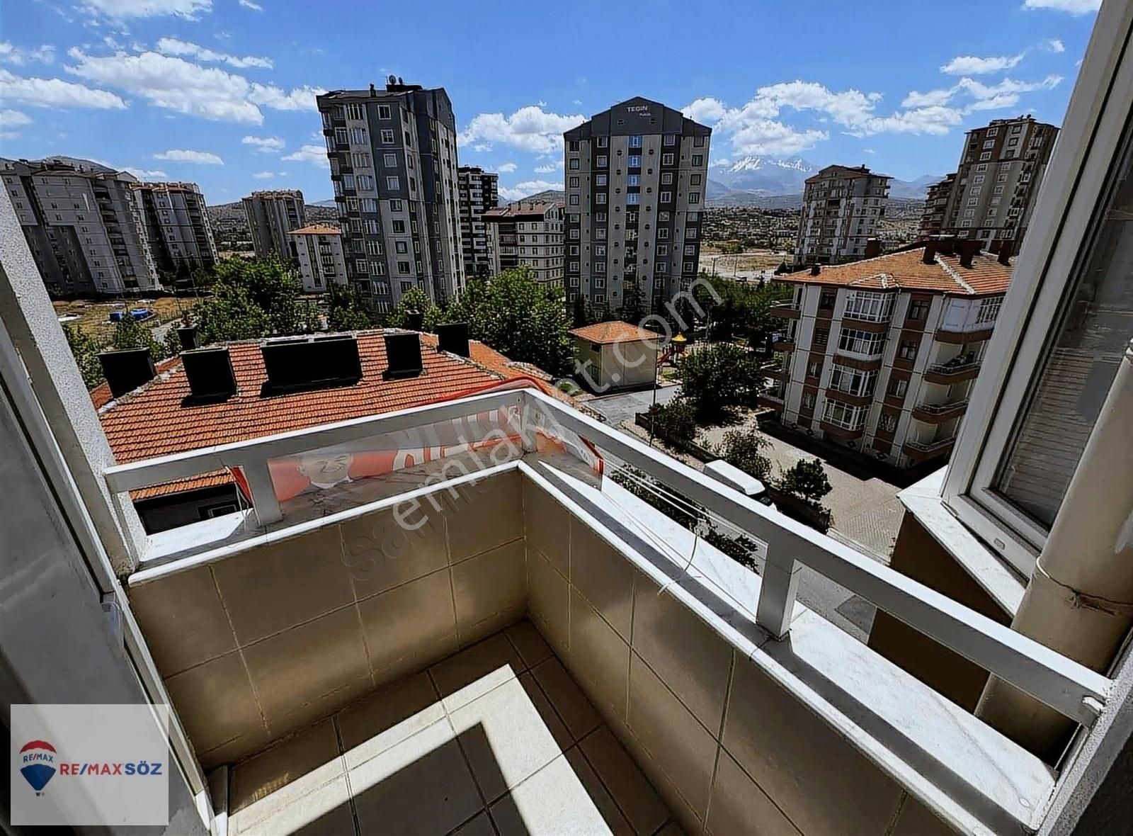 Melikgazi Esenyurt Satılık Daire ESENYURTTA 3+1 KOMBİLİ ARA KAT DAİRE