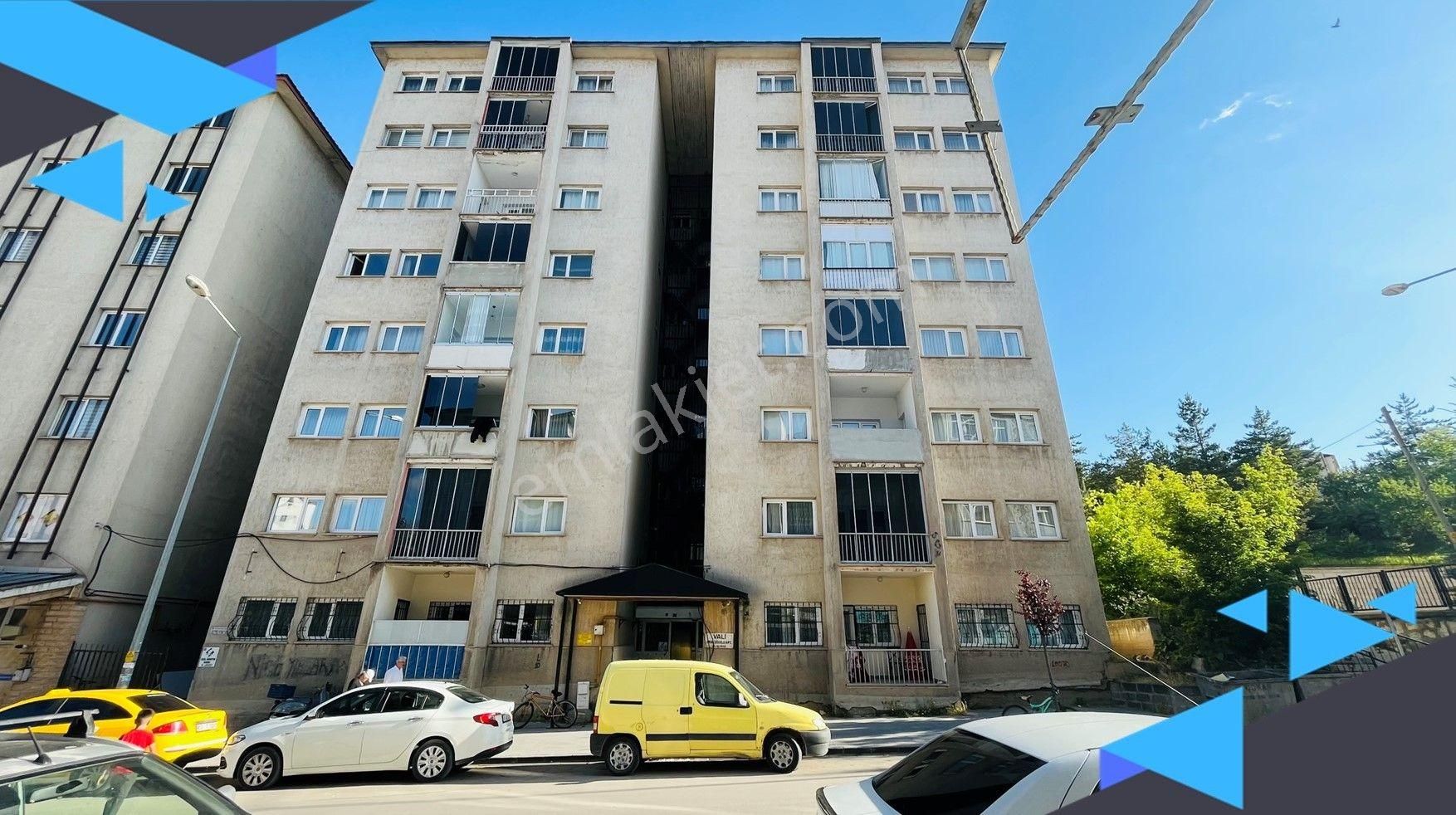 Bayburt Merkez Tuzcuzade Satılık Daire !!! ŞEHİR MERKEZİNDE 3+1 145M² ACİL SATILIK DAİRE !!!