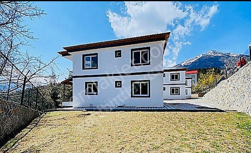 Pozantı İstiklal Satılık Villa MUHTEŞEM DOĞA MANZARALI ULTRA LÜX KULLANIMA HAZIR 4+1 VİLLA