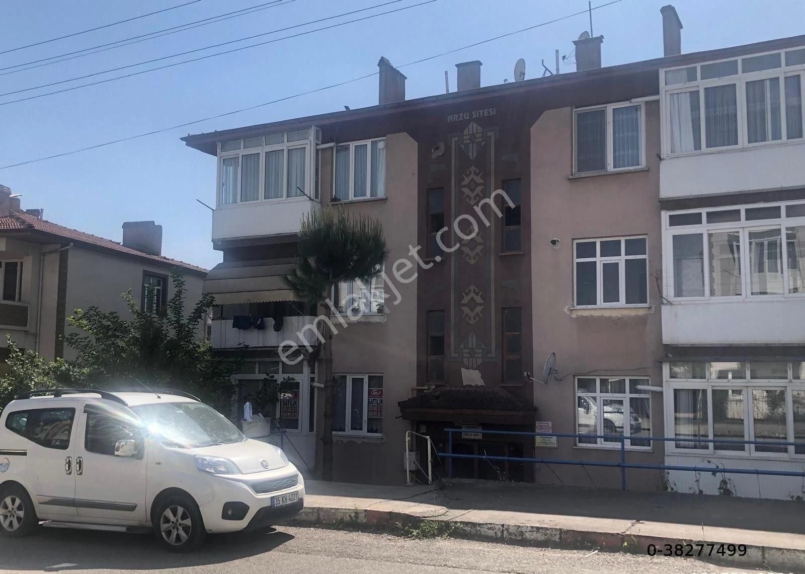 Karabük Merkez 5000 Evler Cumhuriyet Satılık Daire KARABÜK MERKEZ 5000 EVLERDE SATILIK EŞYALI 3+1 FIRSAT DAİRE