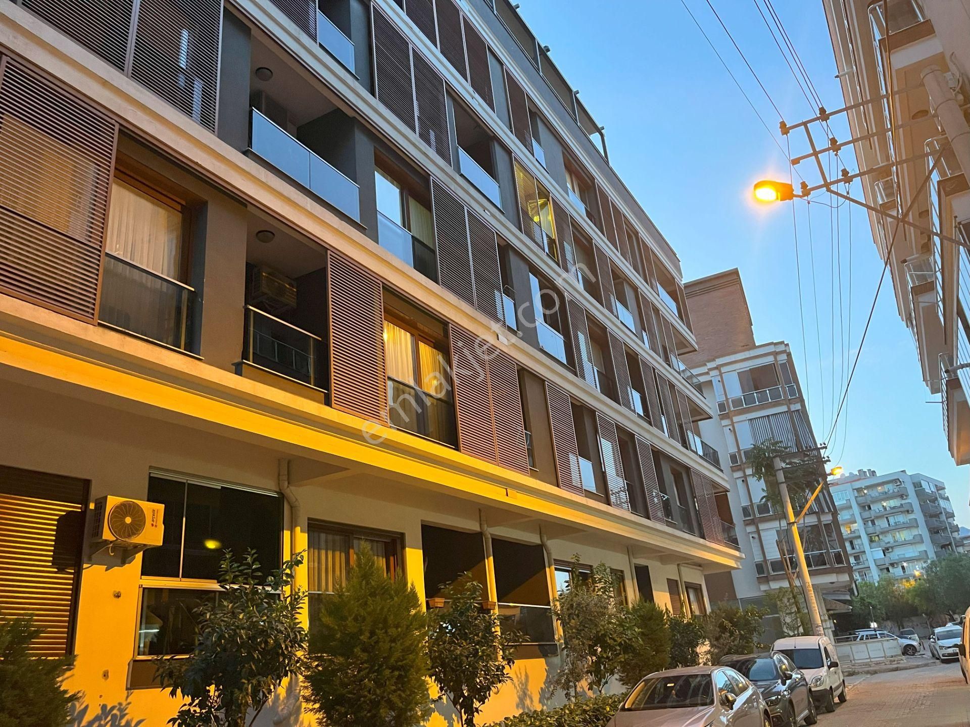 Karşıyaka Demirköprü Satılık Daire  Prestige Suites'de Satılık 3+1 Daire