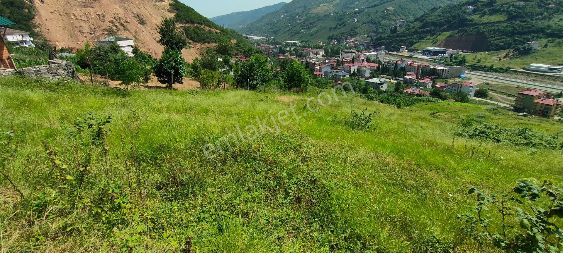 Maçka Günay Satılık Muhtelif Arsa  GÜNAY MAHALLESİ ANA YOLA ÇOK YAKIN SATILIK ÇOK GÜZEL ARAZİ