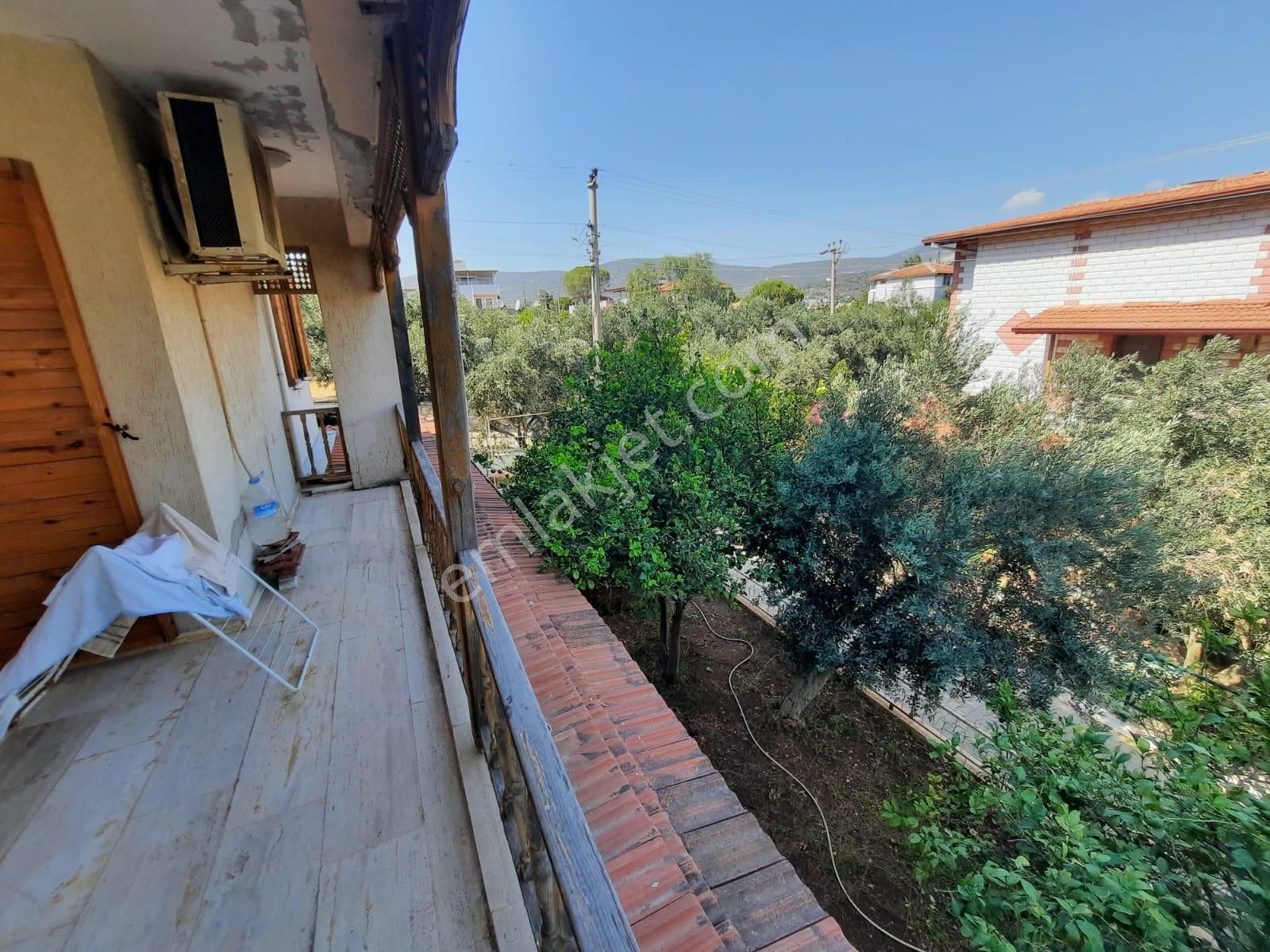 Akbük Altın Sitesinde Triplex Villa - Görsel 16