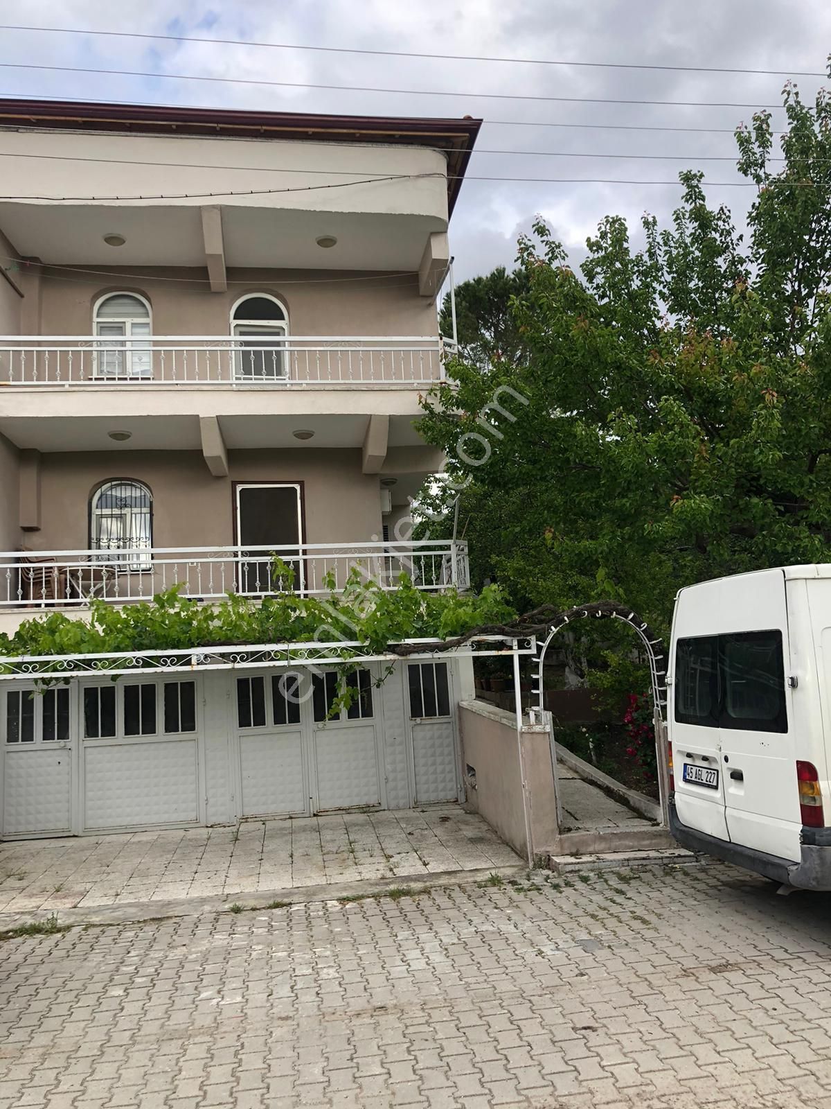 Soma Kozanlı Satılık Villa  MANİSA SOMA SATILIK VİLLA