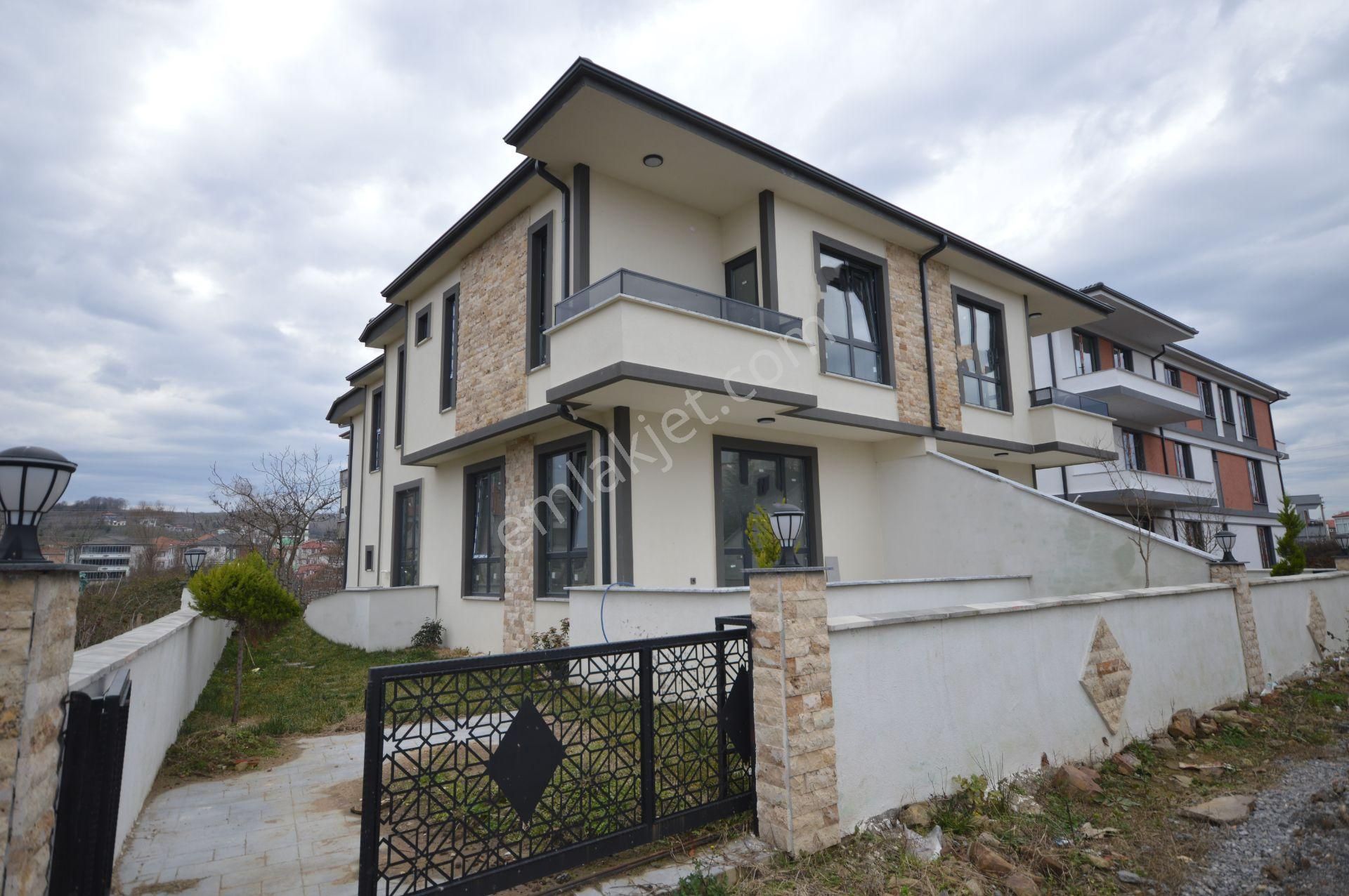 Karasu Yalı Satılık Villa Sakarya Karasu Da Mutfak Ayrı Büyük Bahçeli Fırsat Villa !!