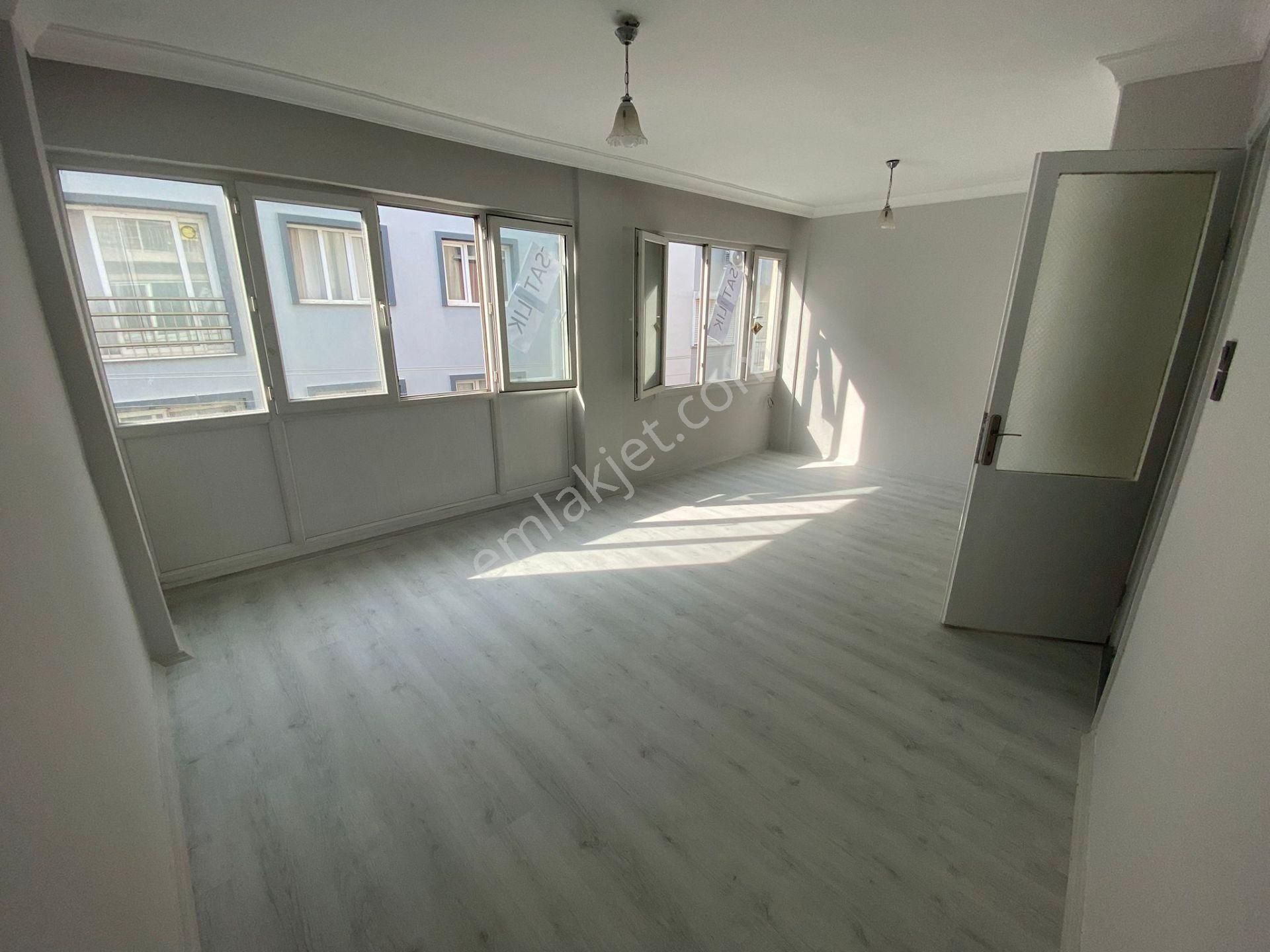 Konak Güneşli Satılık Daire ACİLL KONAK GÜNEŞLİ MAH.DE İZMİRPARK AVM YAKINI 2+1 80M2 AYRI MUTFAK TADİLATLI ARAKAT SATILIK DAİRE