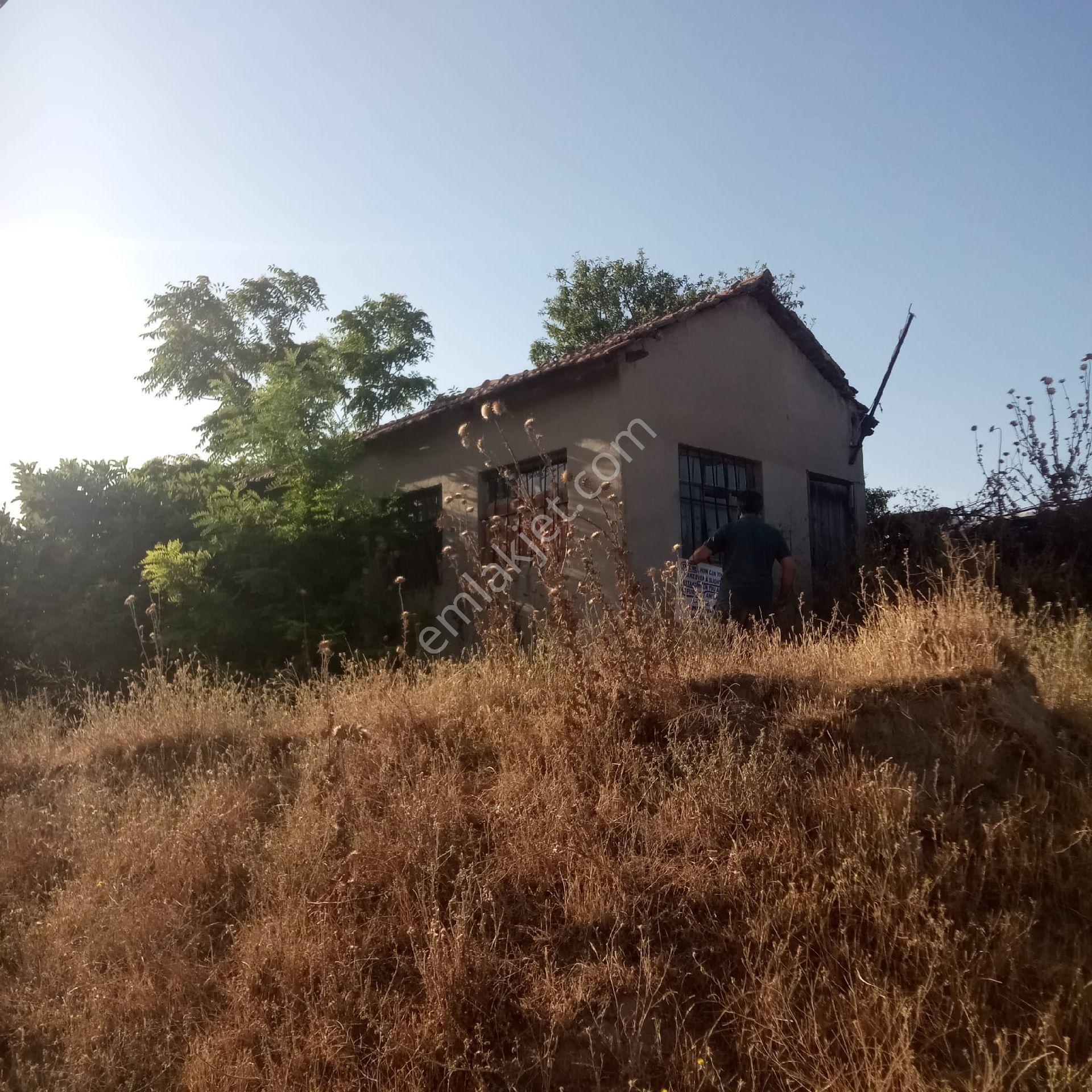 Çeribaşı'nda Avlulu Kargir Ev - Görsel 8