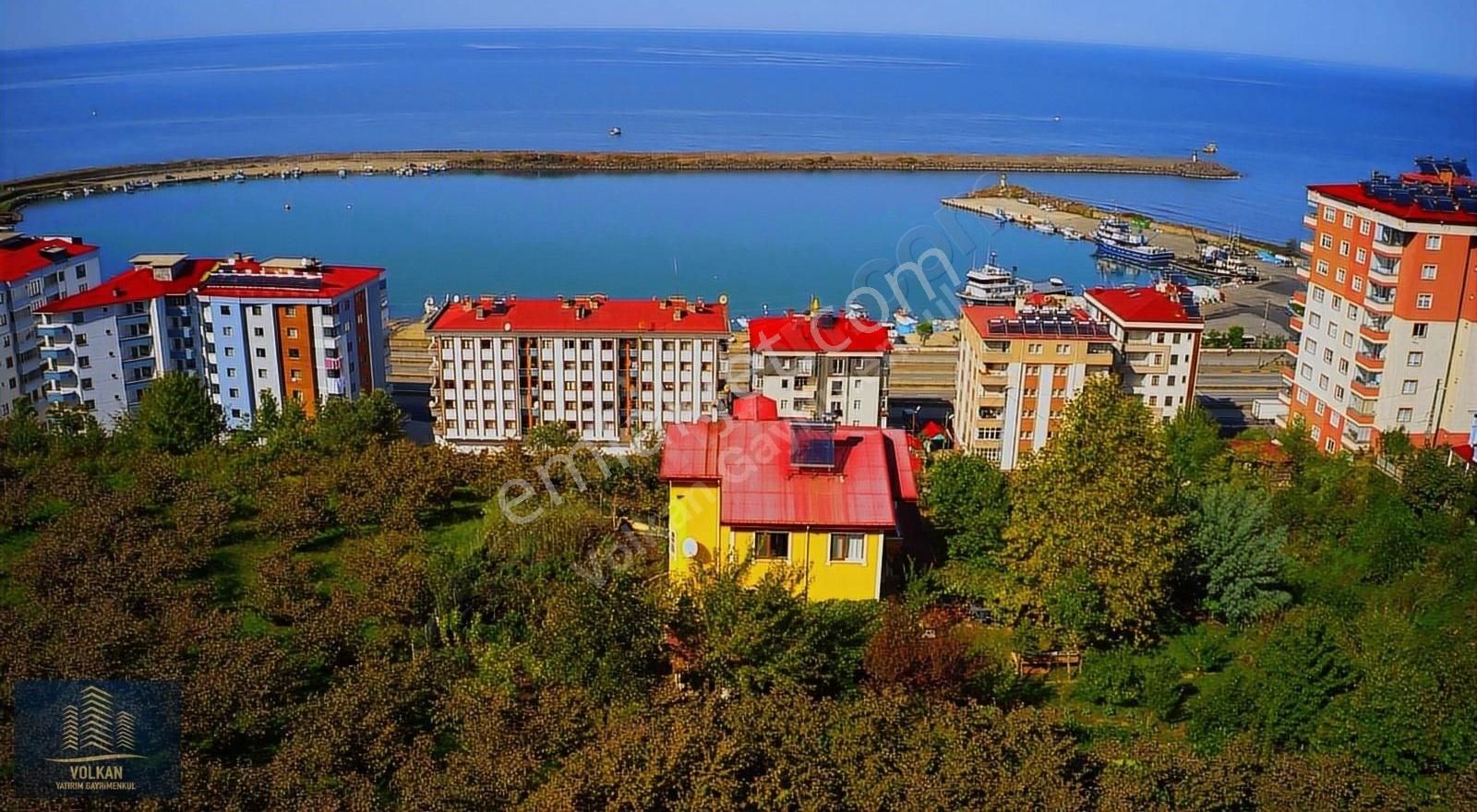 Çarşıbaşı Burunbaşı Satılık Villa Merkeze Yakın 5+2 Bahceli Ve Full Deniz Manzaralı Satılık Villa