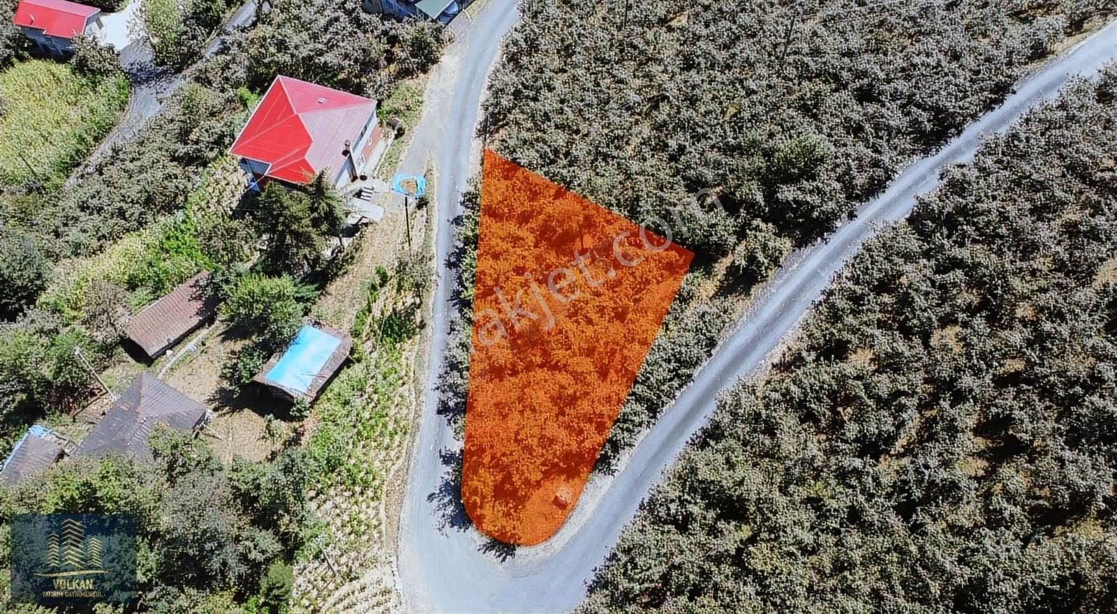 Akçaabat Demirkapı Satılık Tarla Acil Haftalık Fiyat /demirkapı Mahallesinde 382 M2 Villalık Arsa