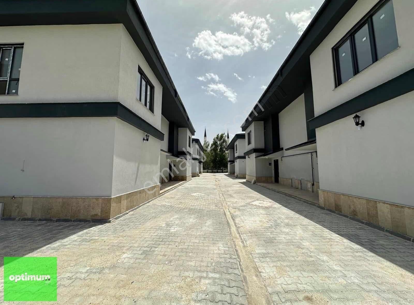 Selçuklu Sille Ak Satılık Villa SELÇUKLU TEDEM KOLEJİ ARKASI 4+1 FIRSAT VİLLA