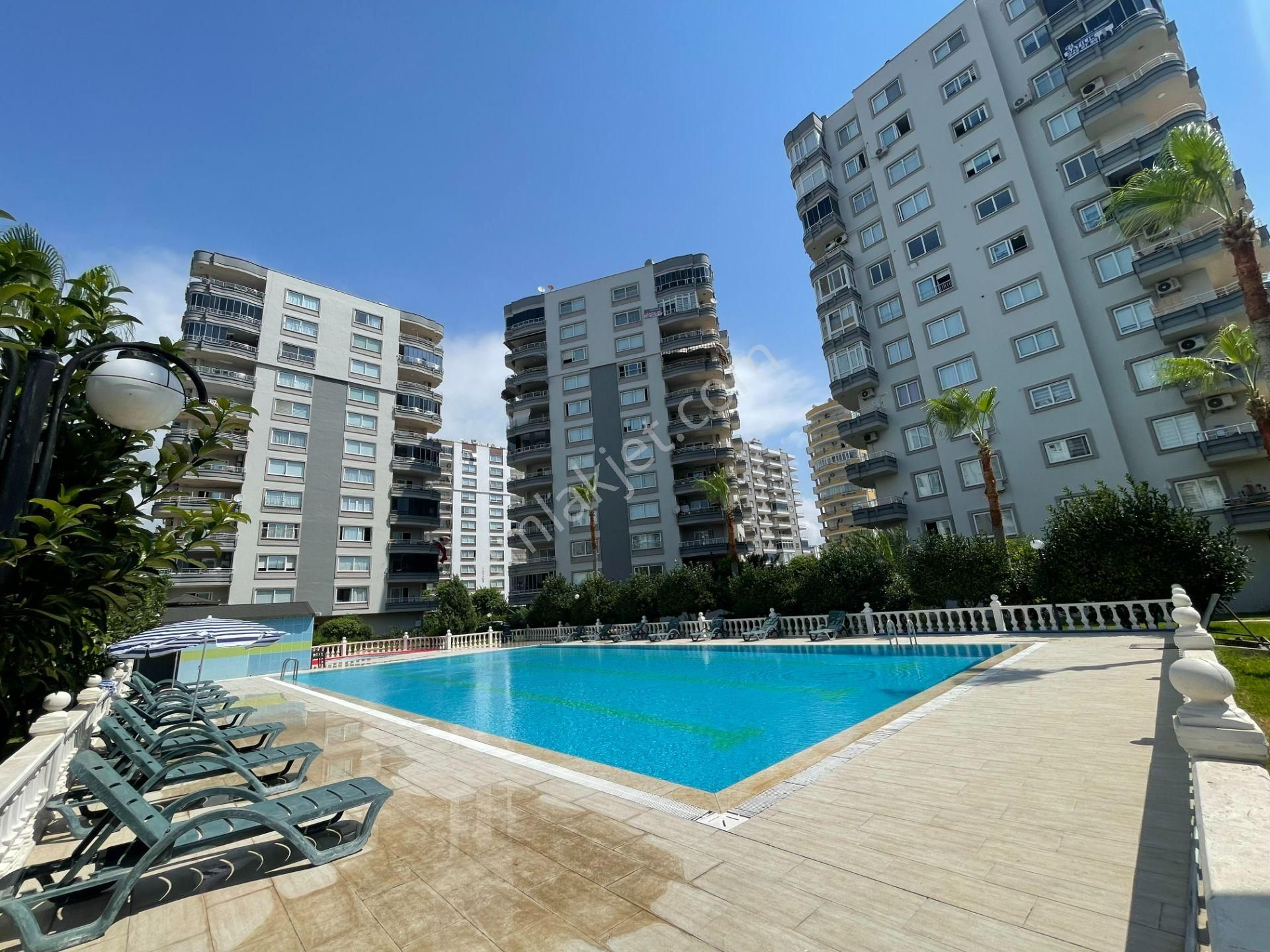 Mezitli Menderes Satılık Daire Mersin Mezitli Menderes Mah. Geniş 4+1 Yıldız Plaza Satılık,