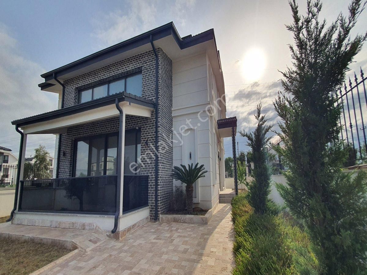 Döşemealtı Altınkale Satılık Villa ALTINKALE'DE ÖZEL TASARIMLI LÜKS VİLLA