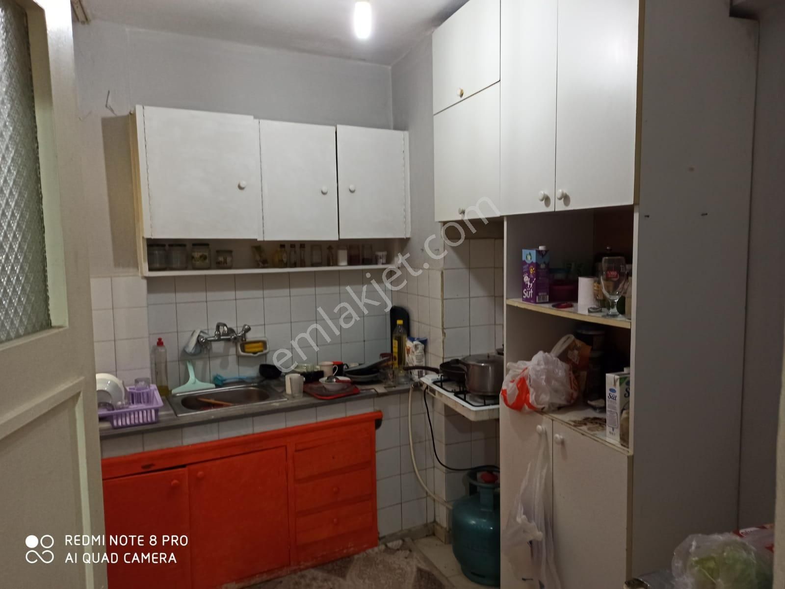 Karabağlar Esenlik Satılık Daire  YEŞİLYURT MIZRAKLI CAD.HASTANE VE METRO YAKINI 2+1 KLASİK DAİRE