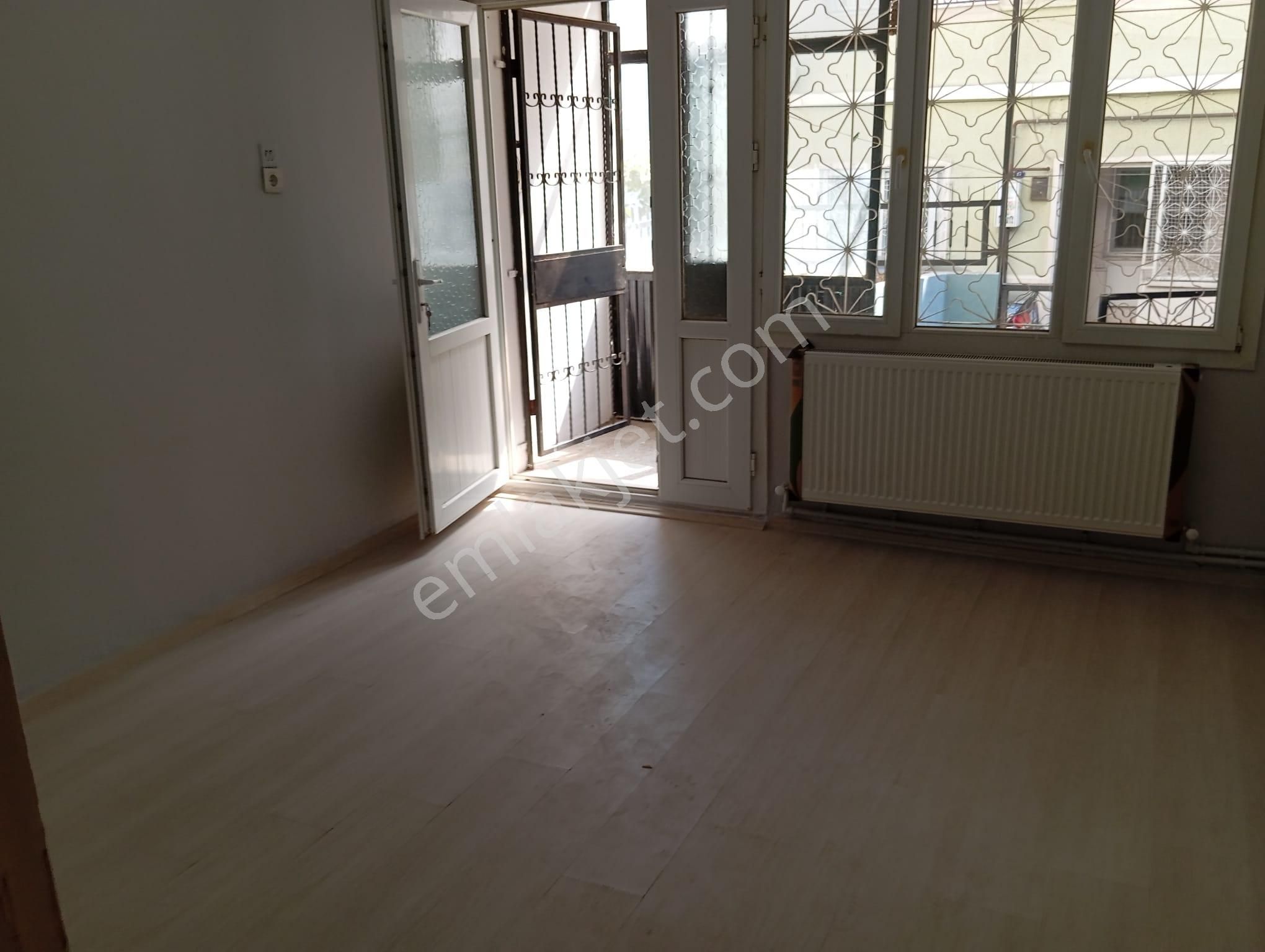 Karabağlar Selvili Kiralık Daire Karabağlar Selvili Mh Bahar Yıldırım Civarı 2+1 100m2 Doğal Gazl