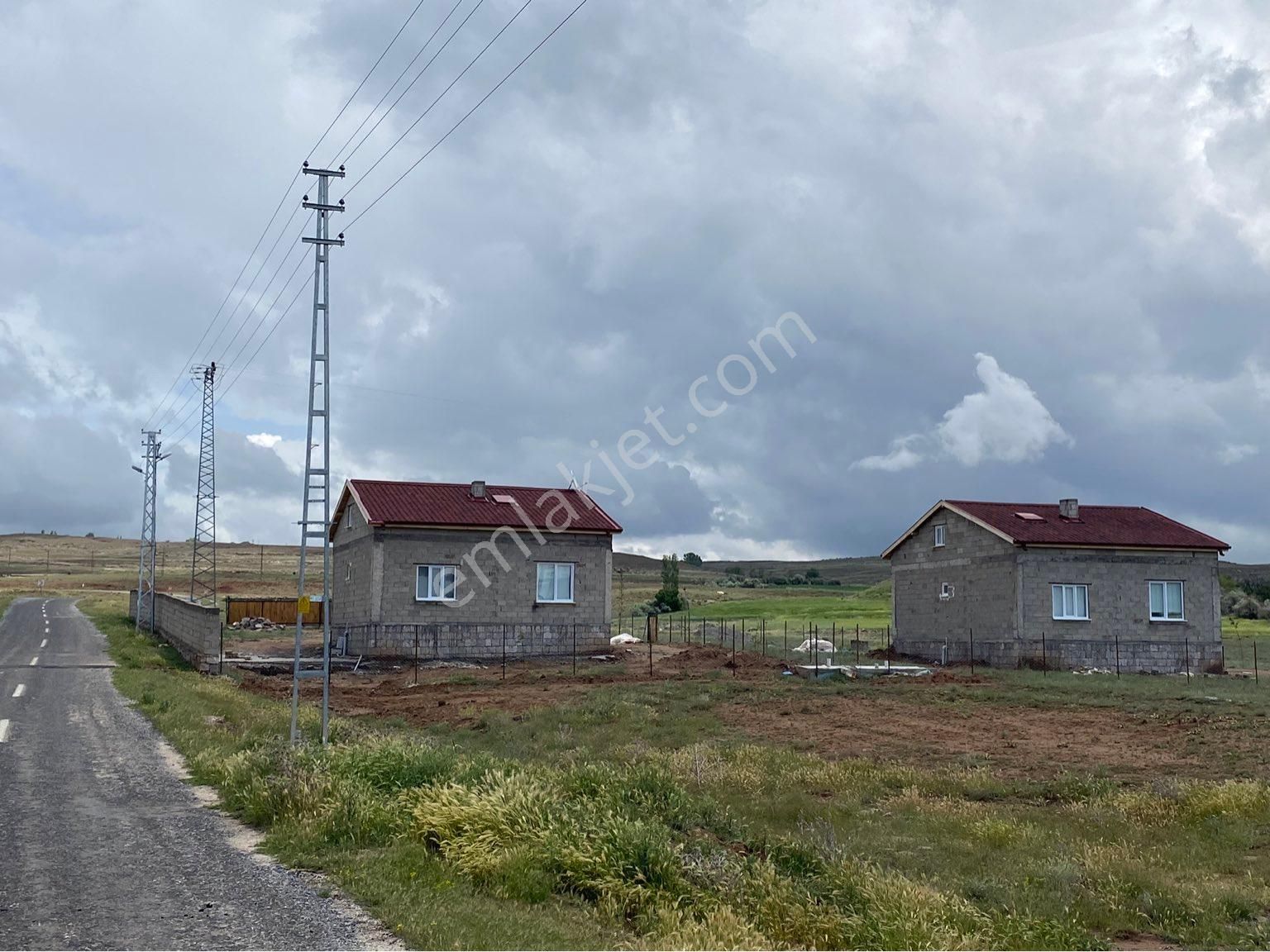 Bünyan Karacaören Satılık Villa İmarlı BÜNYAN KARACAÖRENDE TEK TAPU KÖŞE PARSEL