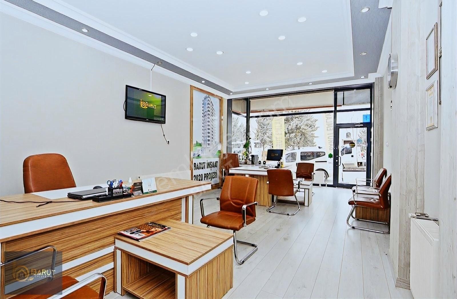 Baruttan park manzarali 3cepheli̇ önü açik 3+1 firsat dai̇re 3.kat