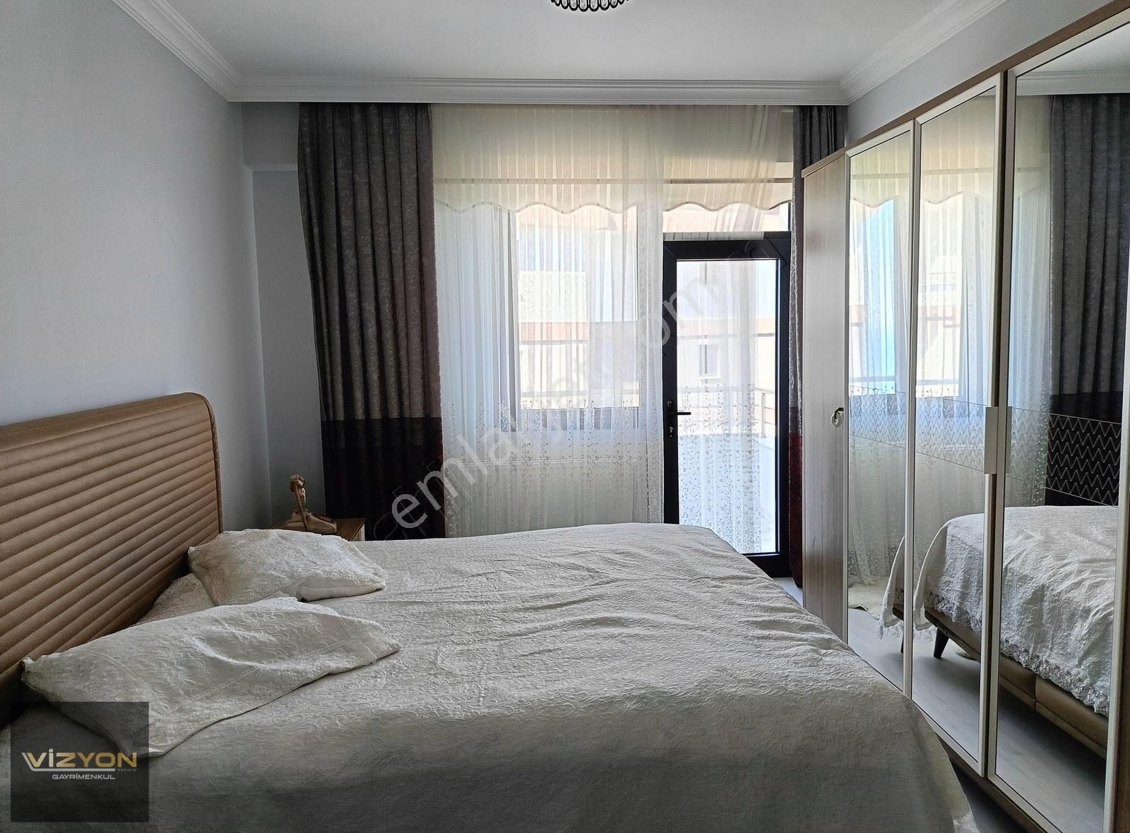 Yeşi̇lköy mah. 1461 evleri̇nde 3+1 165 m2 deni̇z man. firsat dai̇re