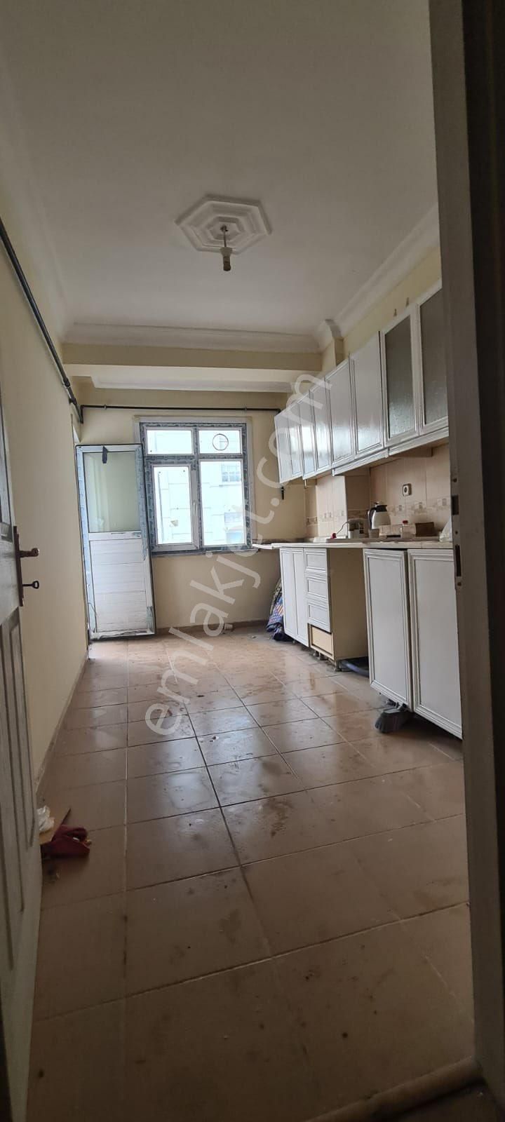 Esenyurt Üçevler Kiralık Daire Sahibinden Geniş Ferah 2+1 Daire Komisyonsuz