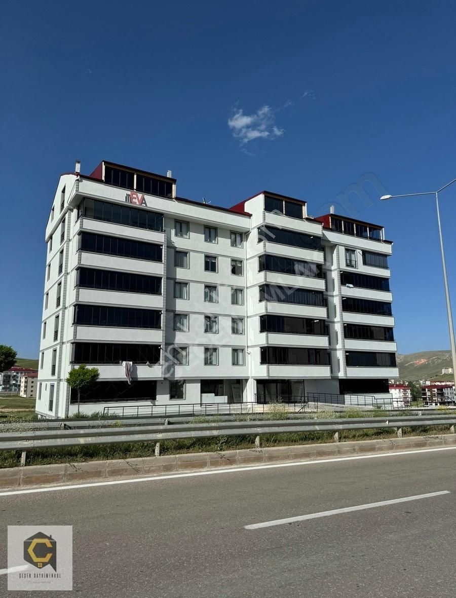 Bayburt Merkez Şingah Satılık Daire MEVA YAPIDA 110 M2 SATILIK LÜKS 2+0 SIFIR DAİRE