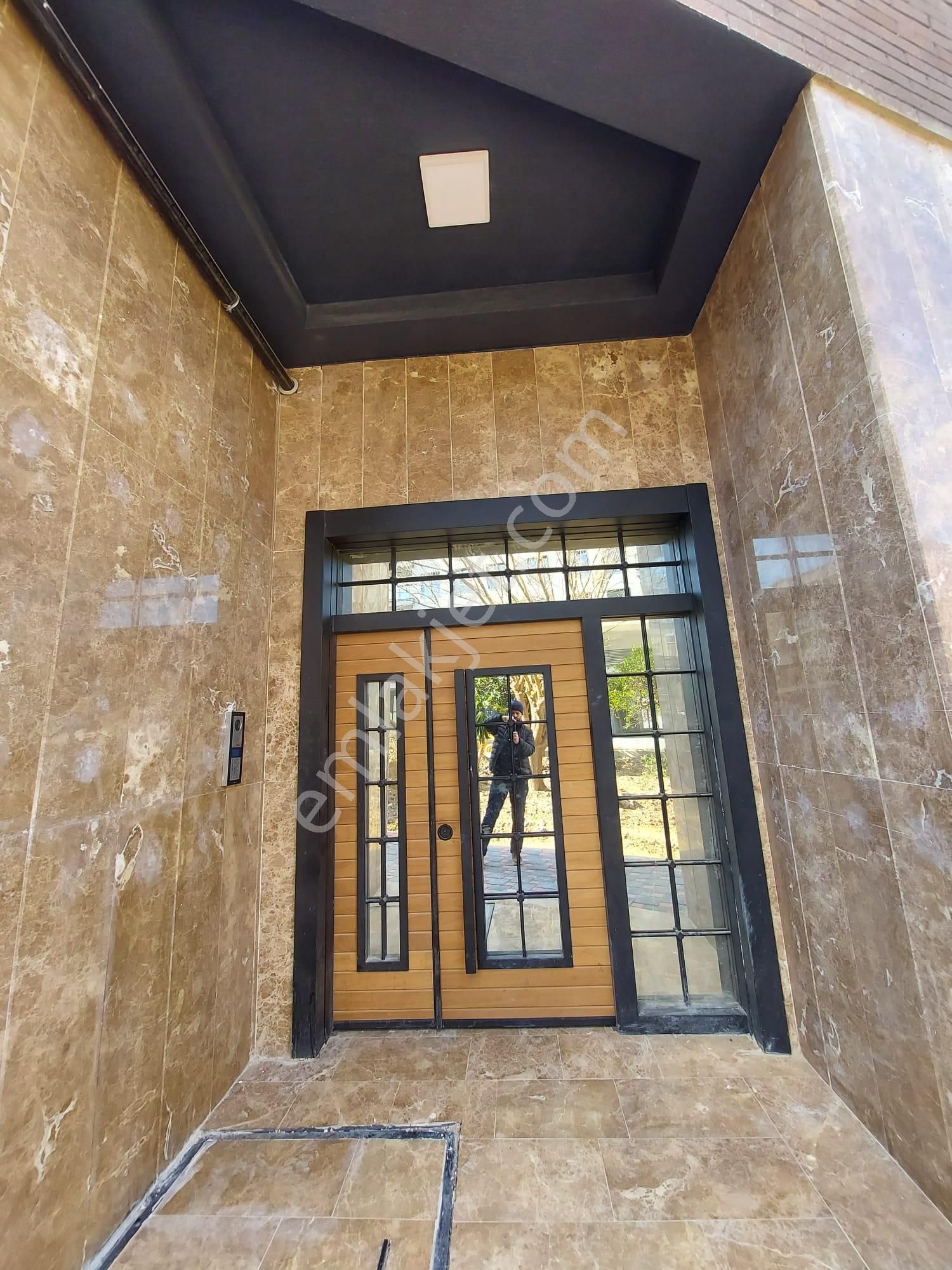 Karşıyaka Şemikler 'de1+1 Sıfır Daire - Görsel 2