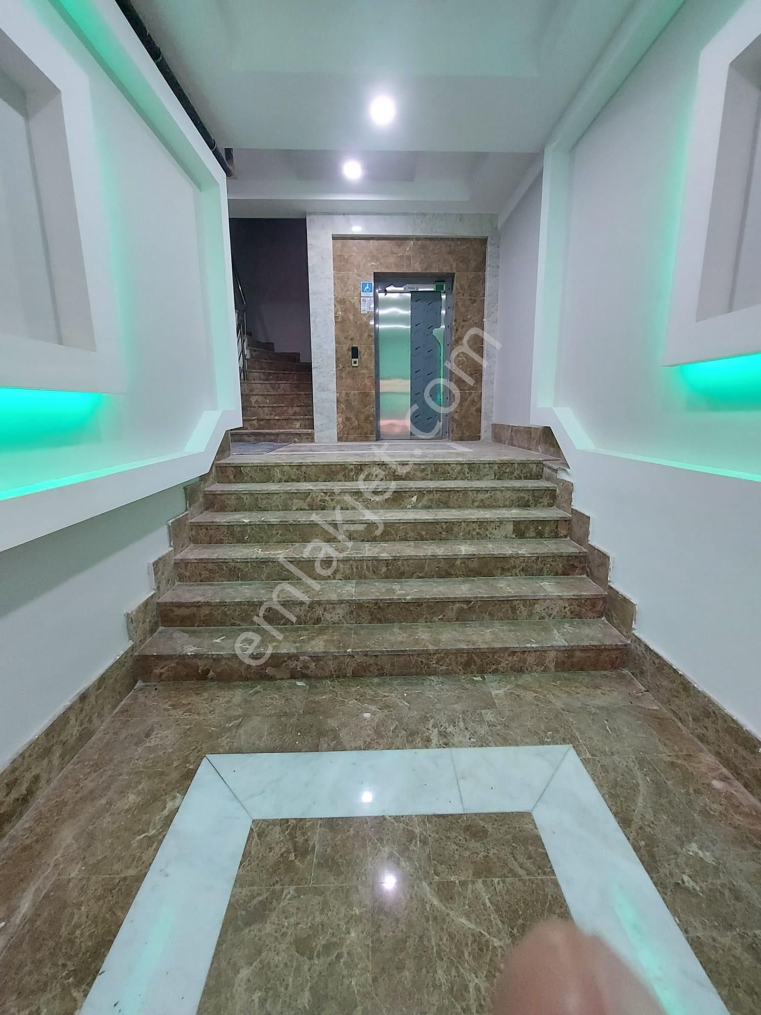 Karşıyaka Şemikler 'de1+1 Sıfır Daire - Görsel 3