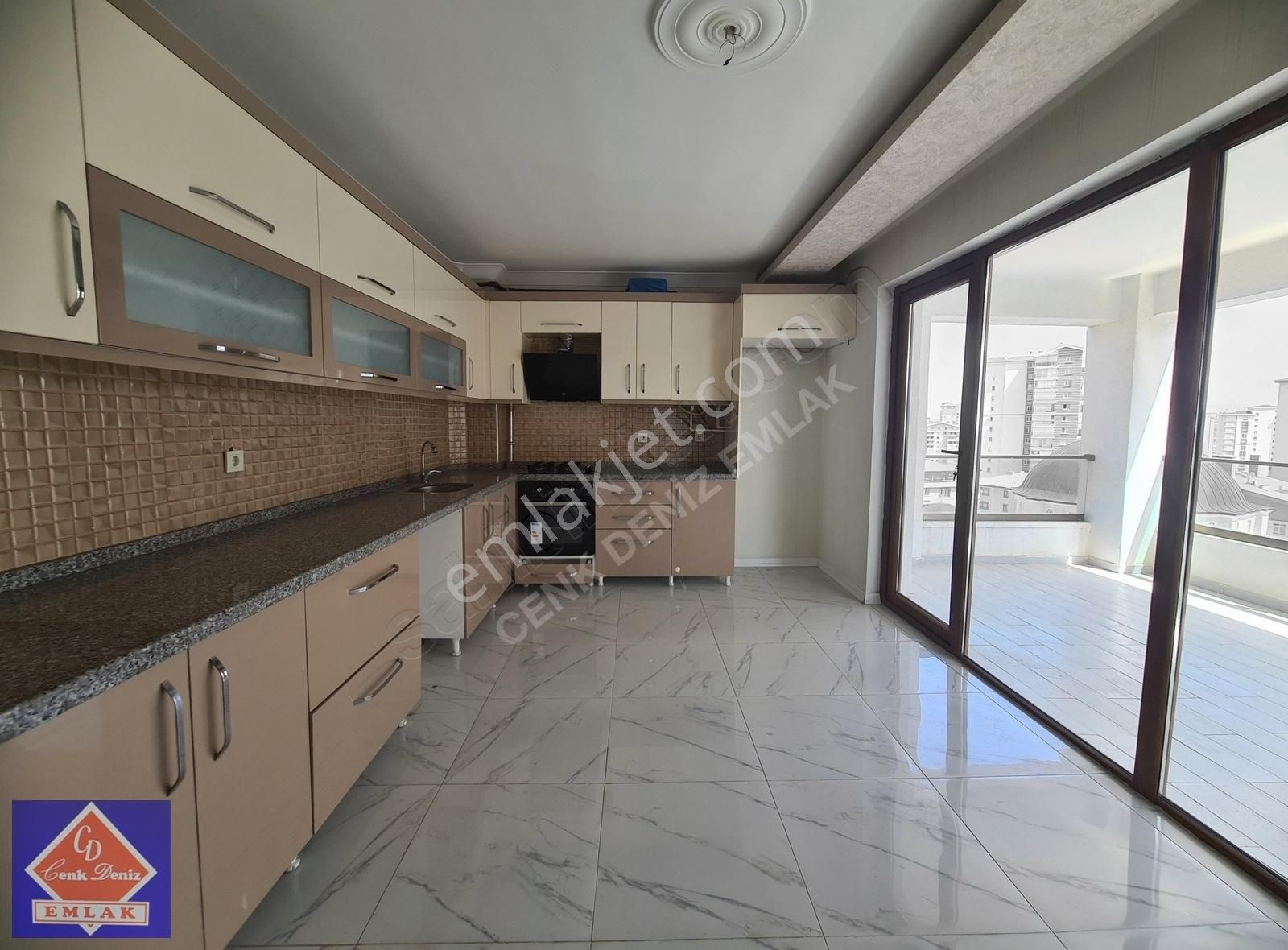 Yenimahalle Avcılar Satılık Daire GENİŞ MUTFAK SEVENLERE SİTE İÇERİSİNDE TERAS BALKONLU 180m² /4+1