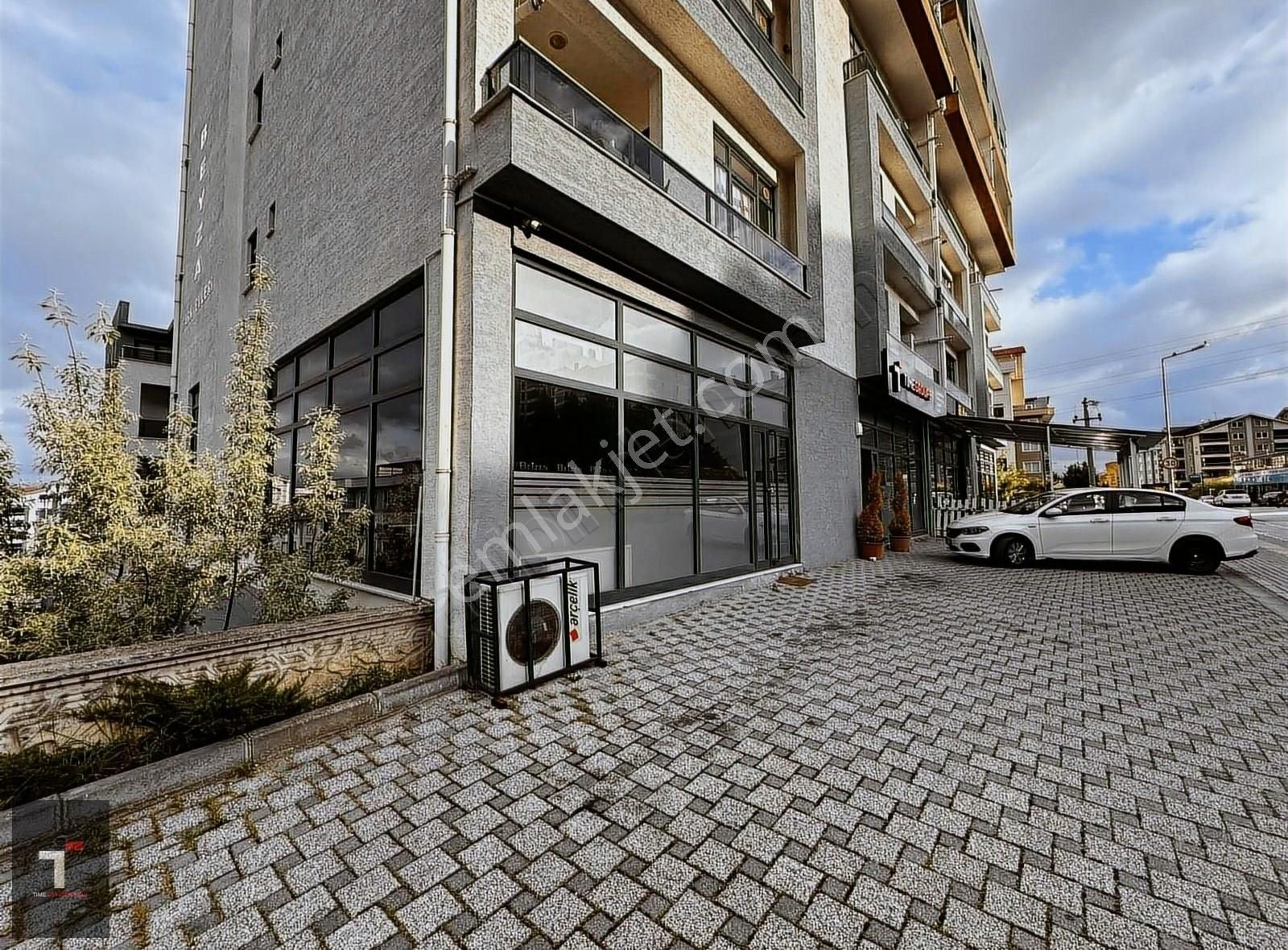 Nilüfer Dumlupınar Kiralık Ofis TIME'DAN TÜTER CADDESİNDE KİRALIK DÜKKAN