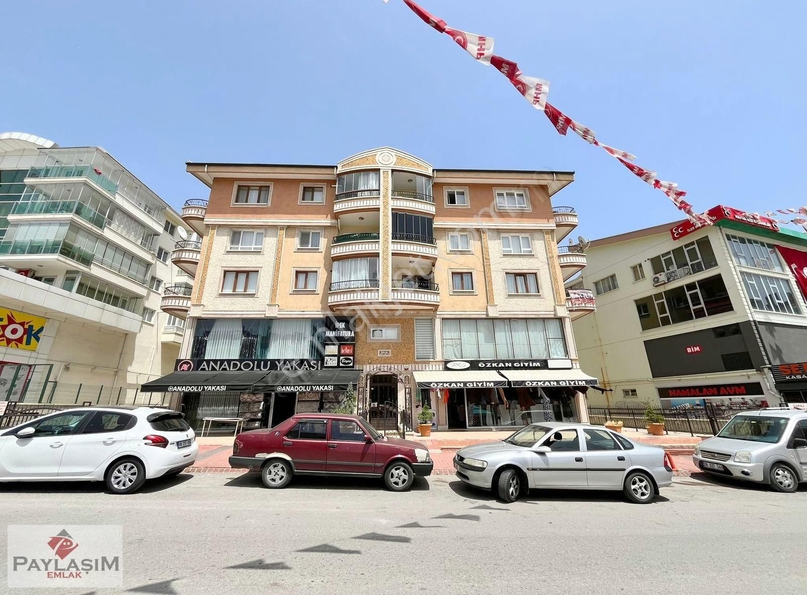 Mamak Hüseyingazi Satılık Daire PAYLAŞIM'DAN ÇARŞI İÇİ DÜZLÜKTE G.B CEPHE 3+1 DAİRE