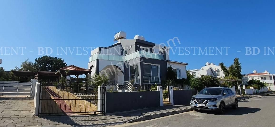 Girne Sadrazamköy Köyü Satılık Villa BD INVESTMENT/ Sadrazamköy'de Full Deniz Manzaralı - Plaja 100 Metre Mesafede Villa