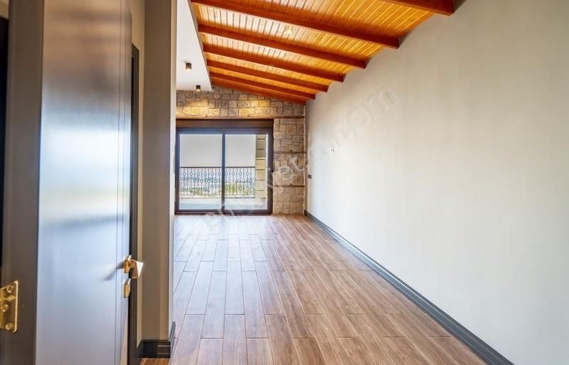 Alanya İncekum'da Satılık Taş Otantik Özel Yapım Havuzlu Villa - Görsel 13