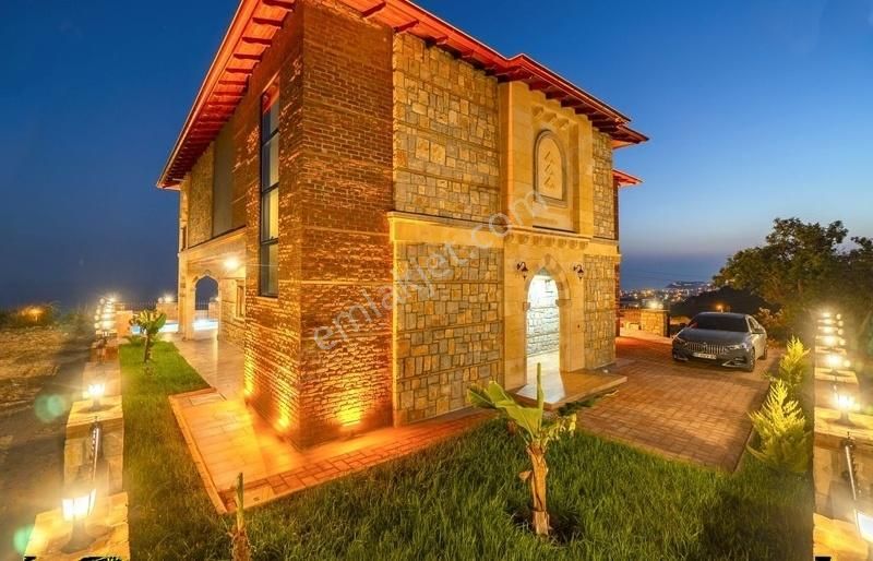 Alanya İncekum'da Satılık Taş Otantik Özel Yapım Havuzlu Villa - Görsel 3