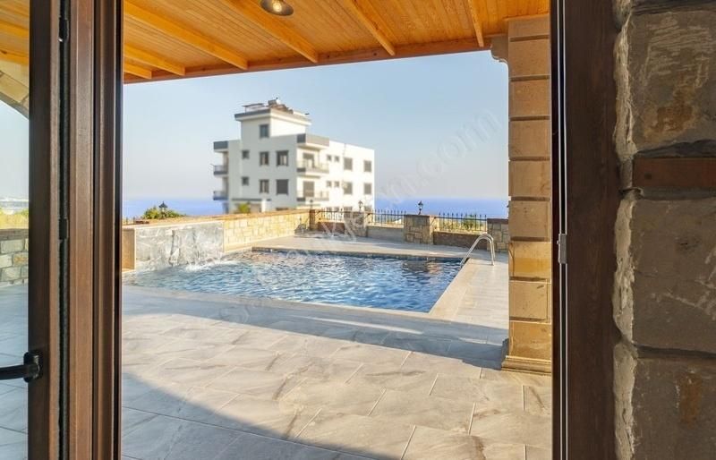 Alanya İncekum'da Satılık Taş Otantik Özel Yapım Havuzlu Villa - Görsel 7