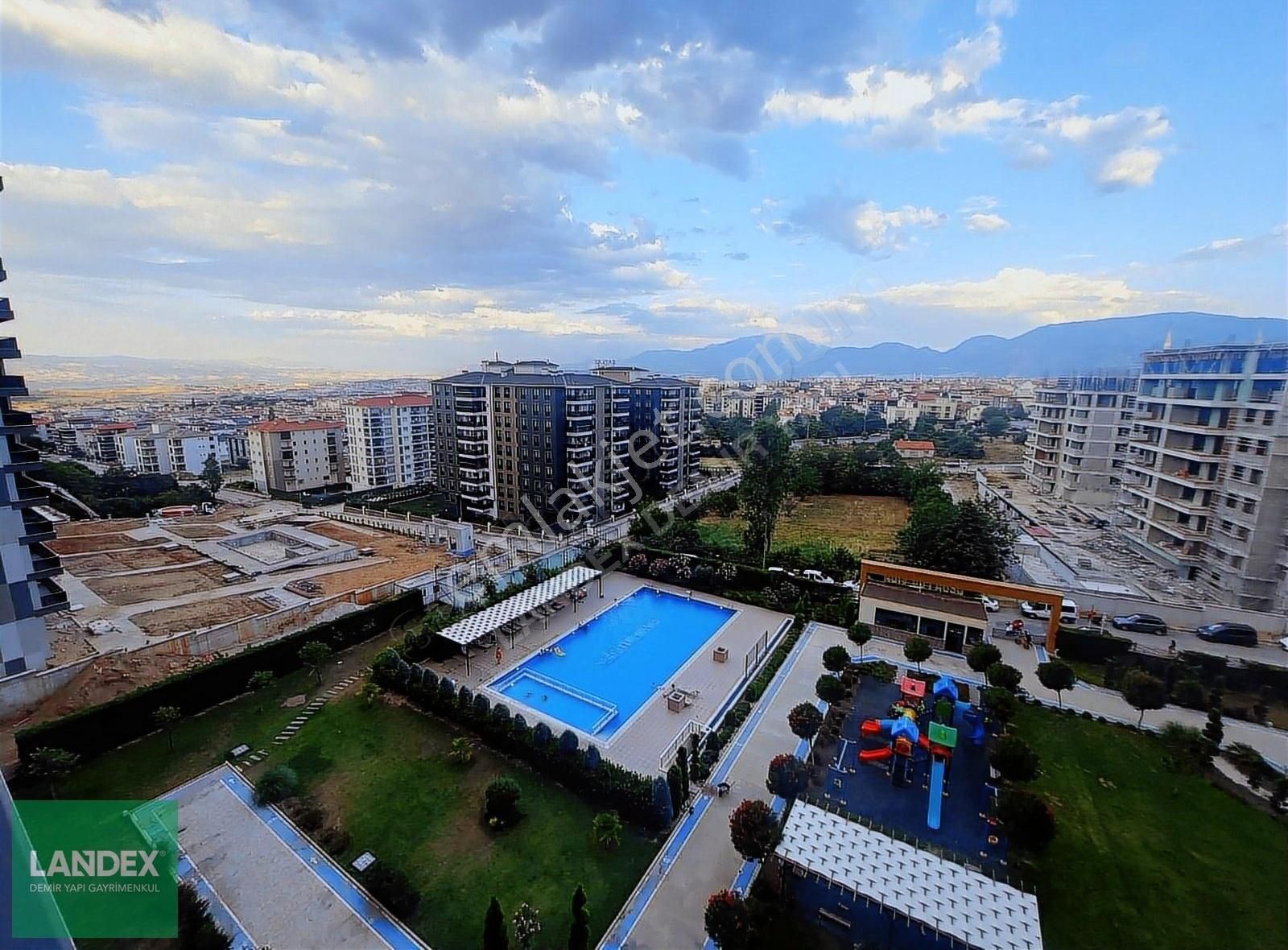 Merkezefendi Şemikler Satılık Daire Deda La Vida'da Ara Kat Havuz Cepheli Muhteşem Ötesi Bir Daire